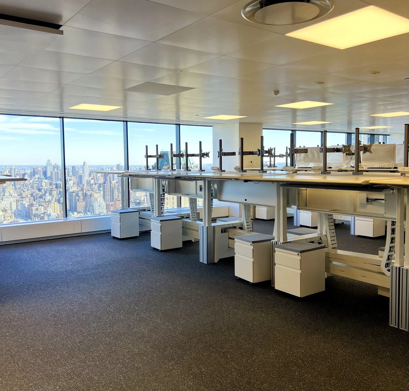 technology-desking-trading-desk-gallery-03.jpg