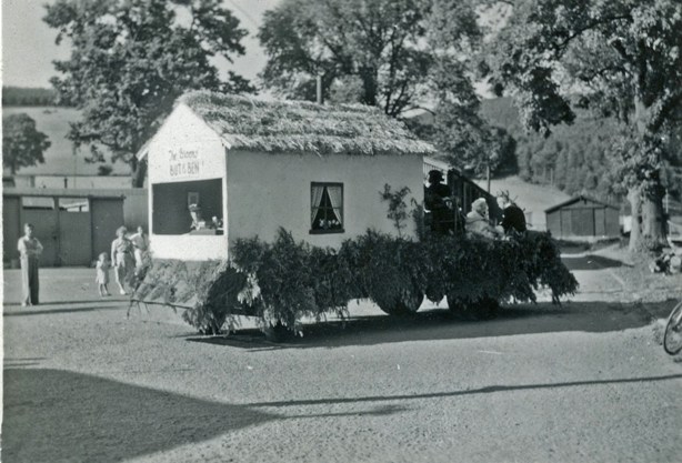 'The Broons' parade float, Peebles, 1950