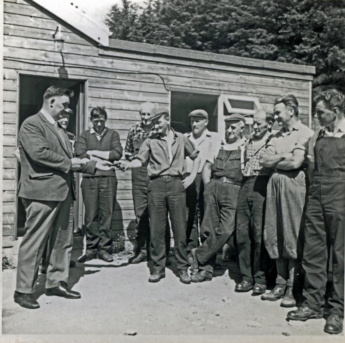 Pay day for workers at the Forest of Deer, 1975