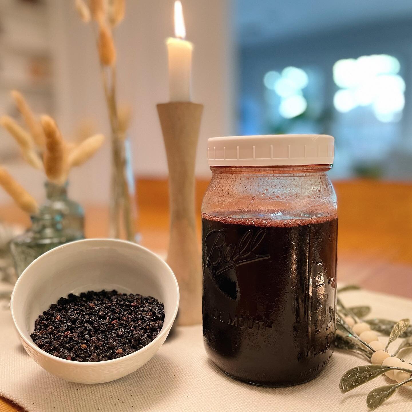 🌿Elderberry Syrup
.
Personally, I have a hard time with the store bought versions of Elderberry Syrup! Anyone else? I would describe them as sickeningly sweet! 😂
.
Which is why I started making my own last year! Not only is it way less expensive - 