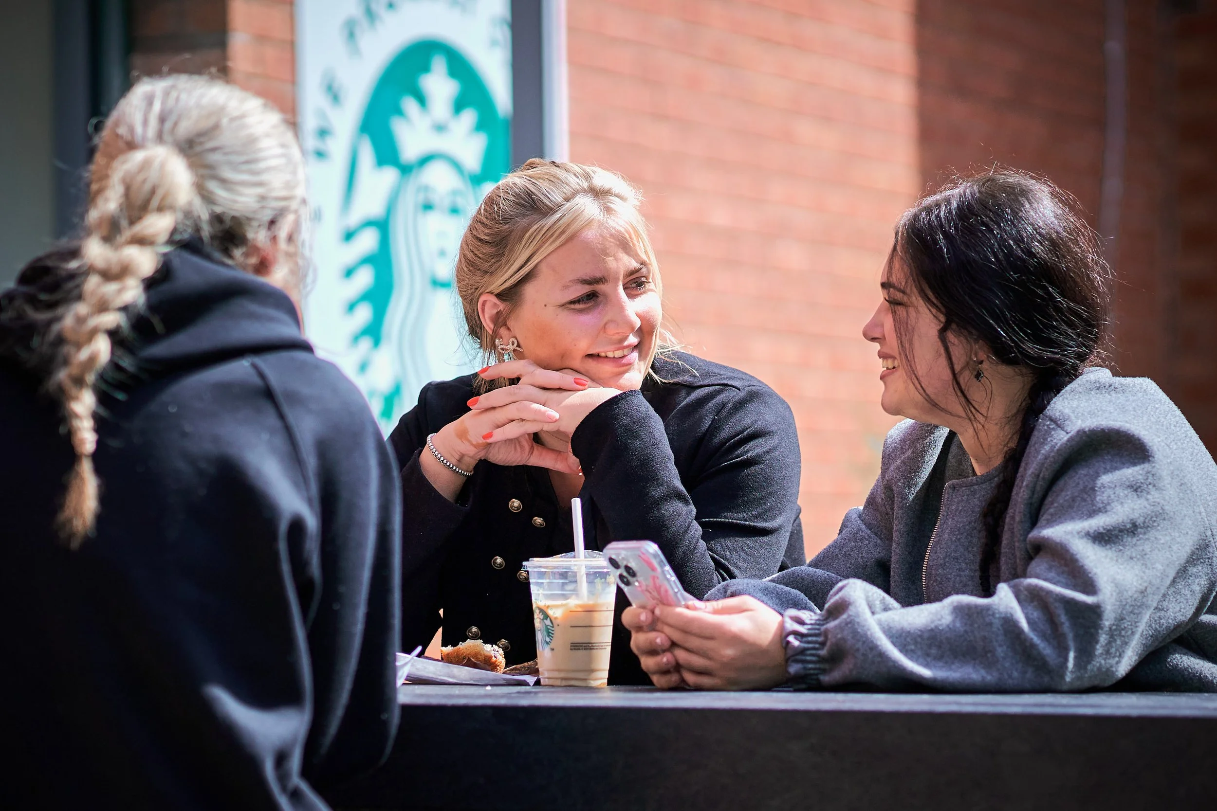 How to Successfully Navigate Your First Month at College/University