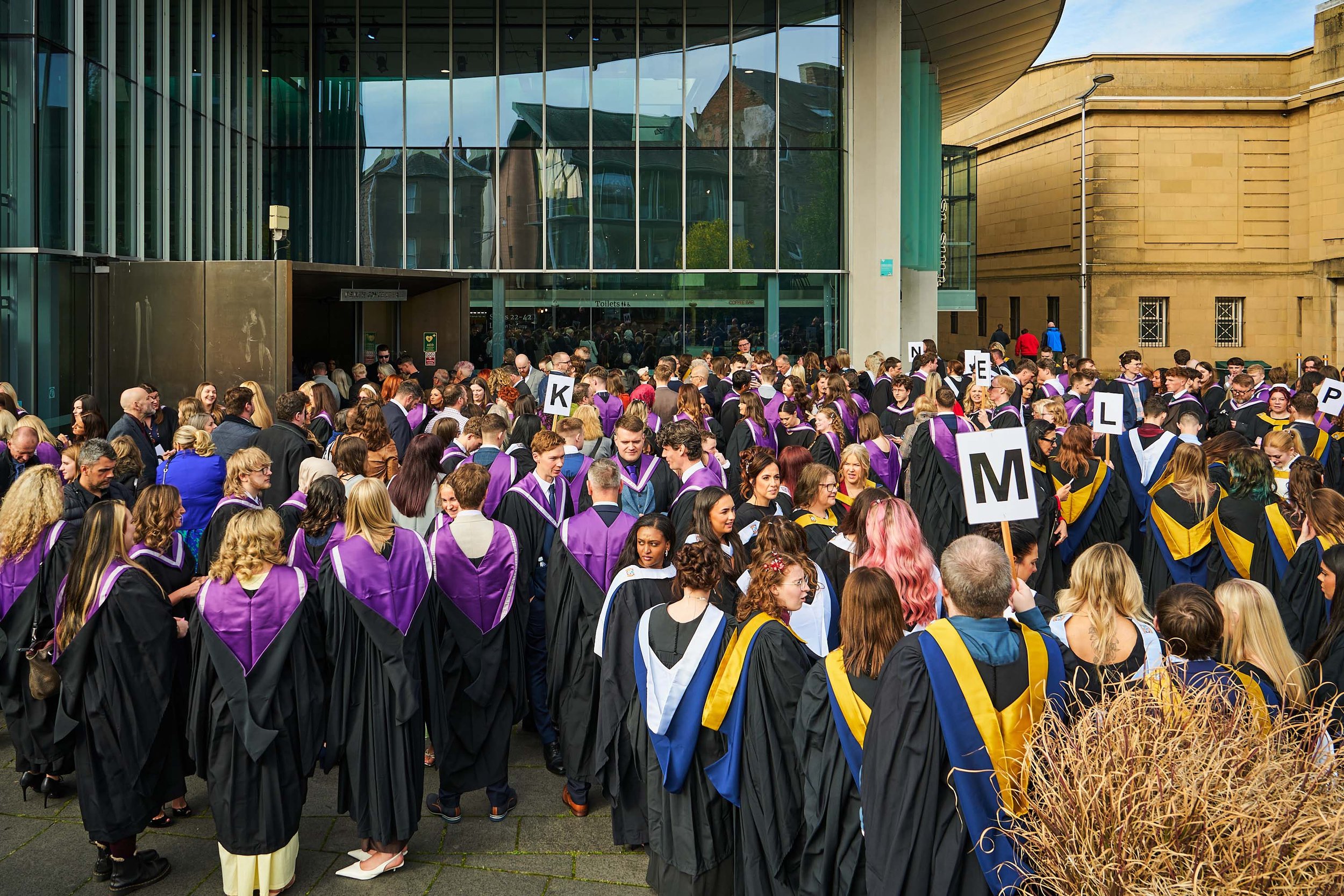grad26075.jpg
