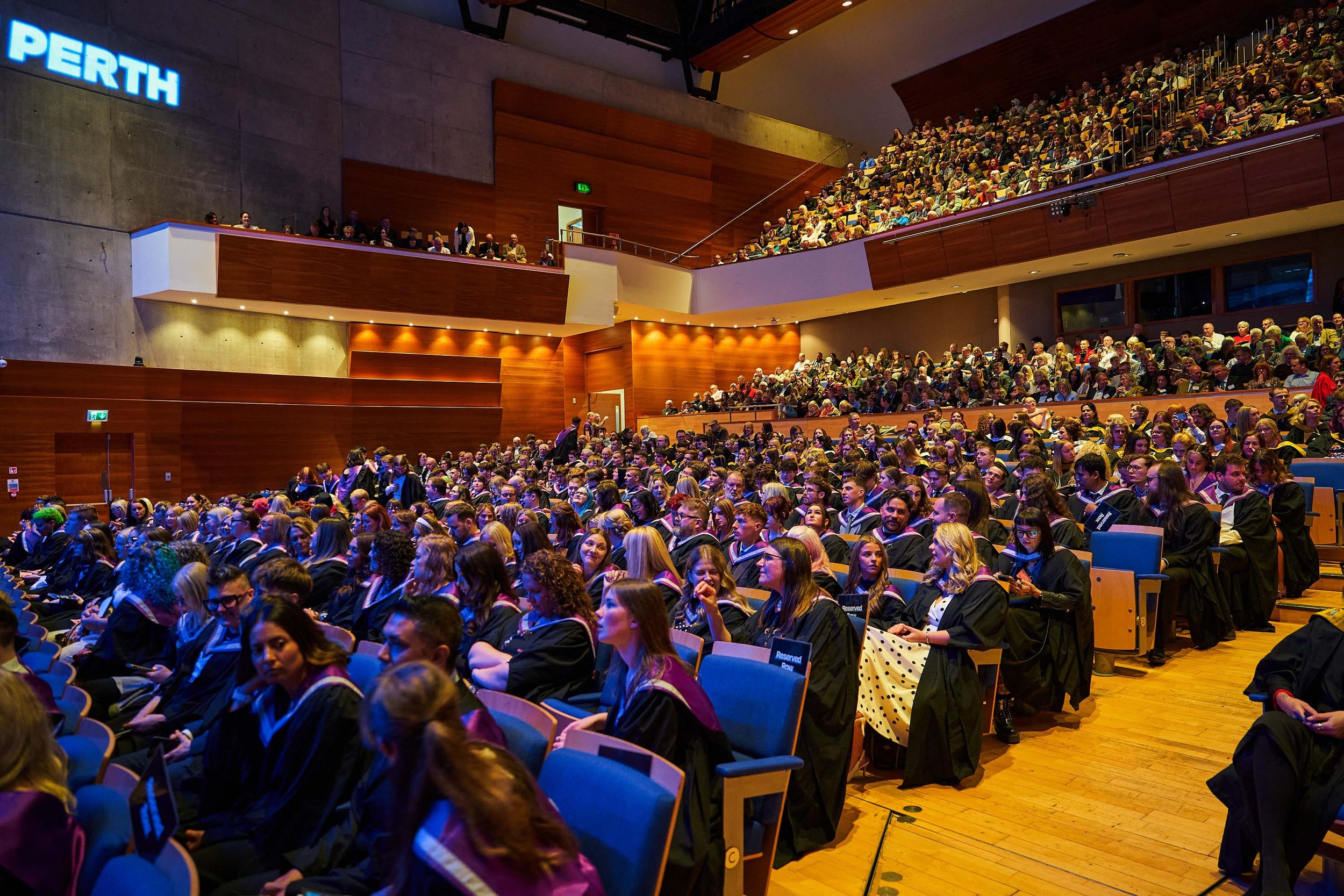 grad26091.jpg