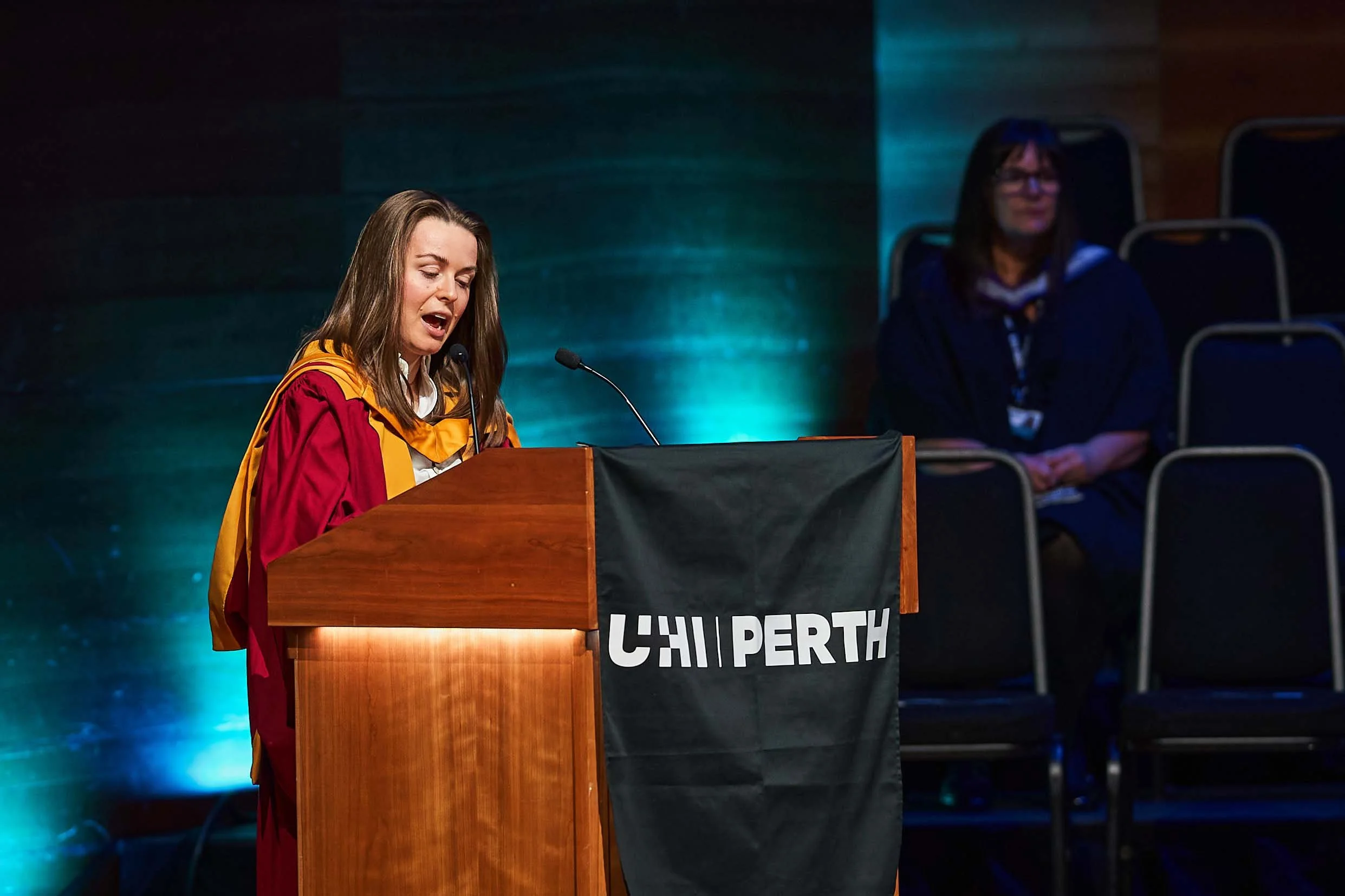 grad26093.jpg