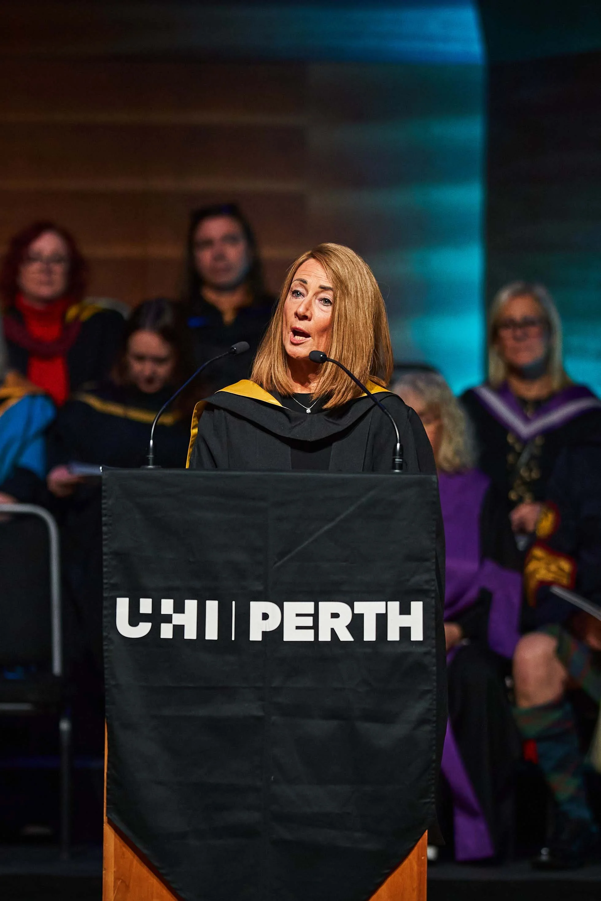 grad26099.jpg