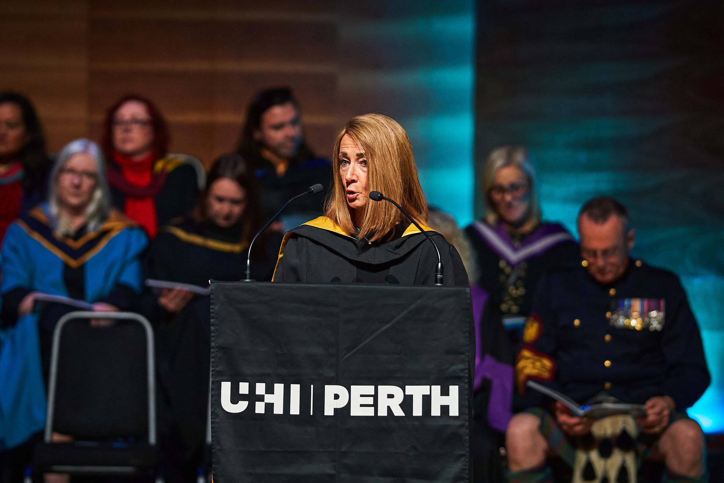 grad26100.jpg