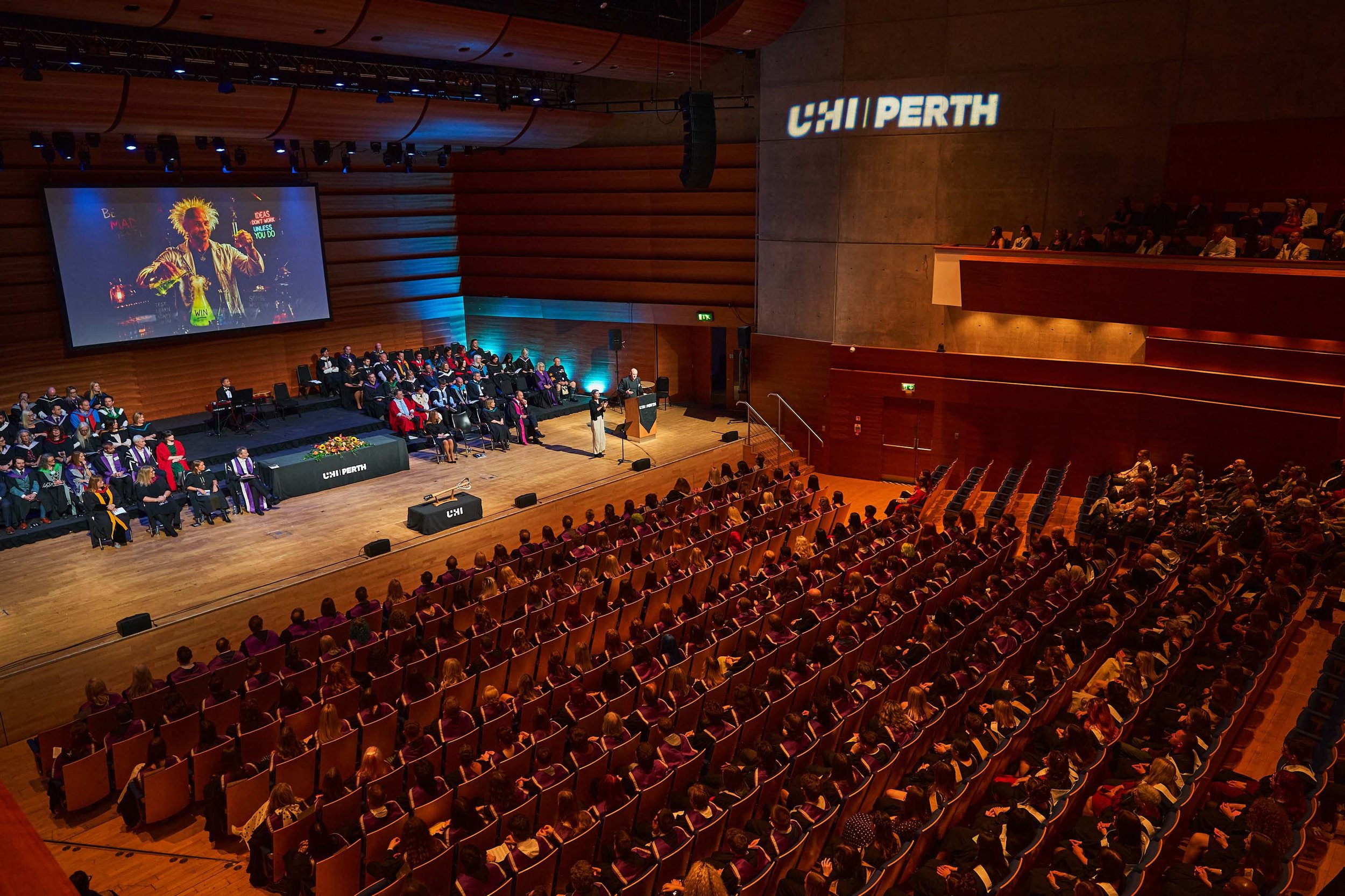 grad26114.jpg
