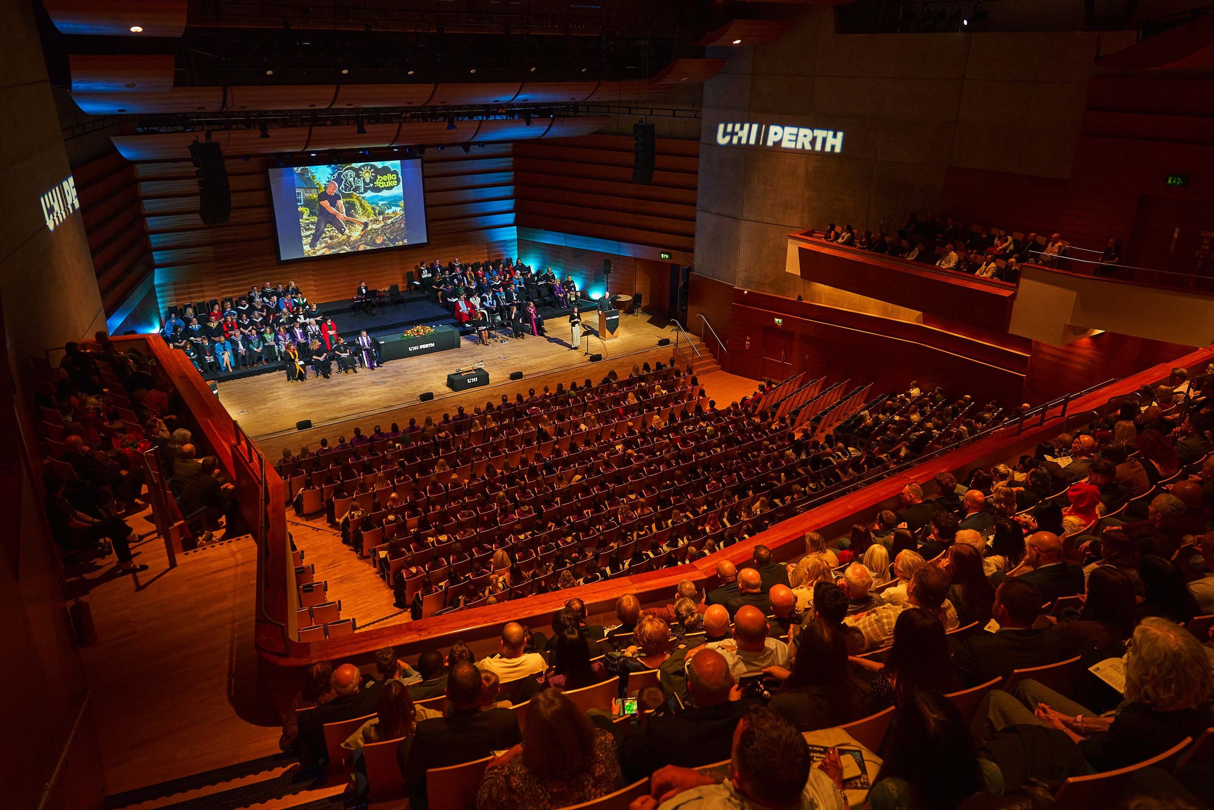 grad26115.jpg