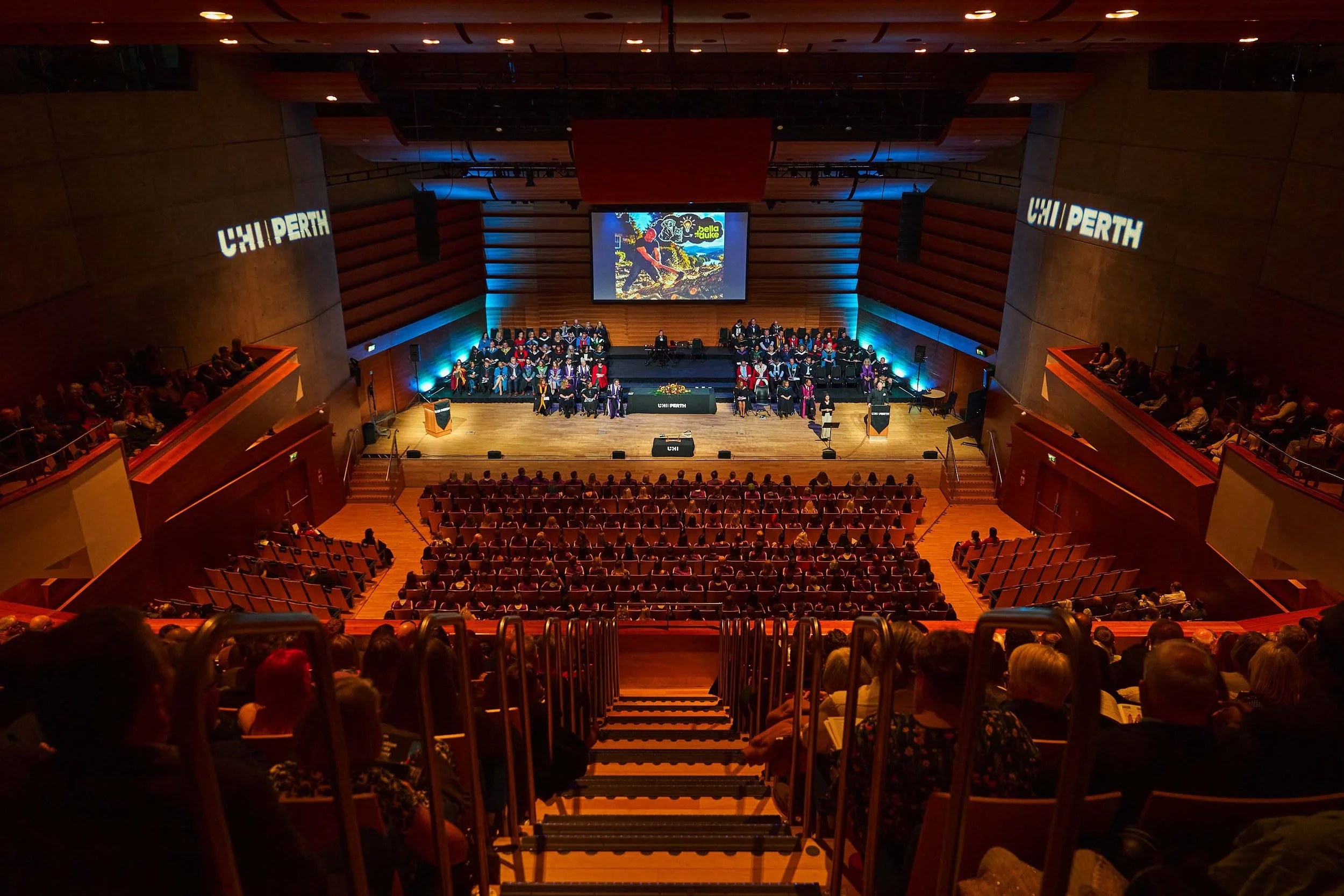 grad26117.jpg