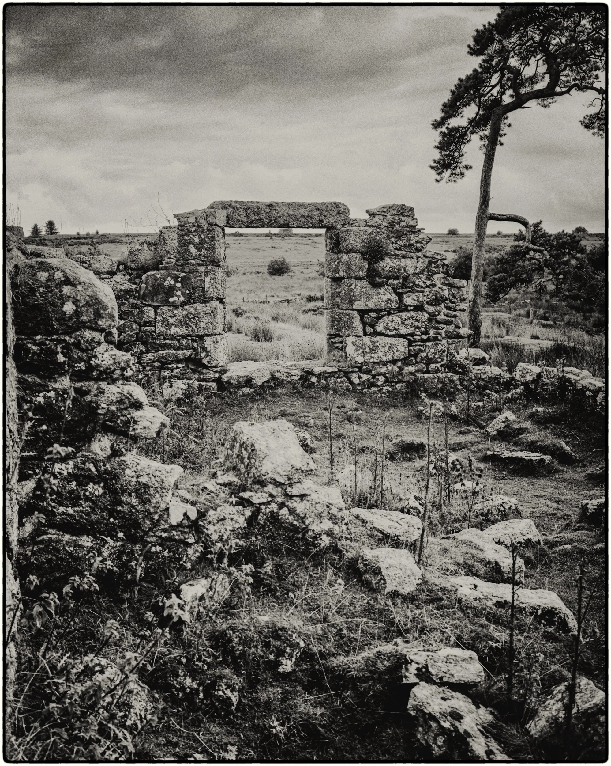 12_Vestiges of Faith and Labour_Clare Rodbourne.jpg