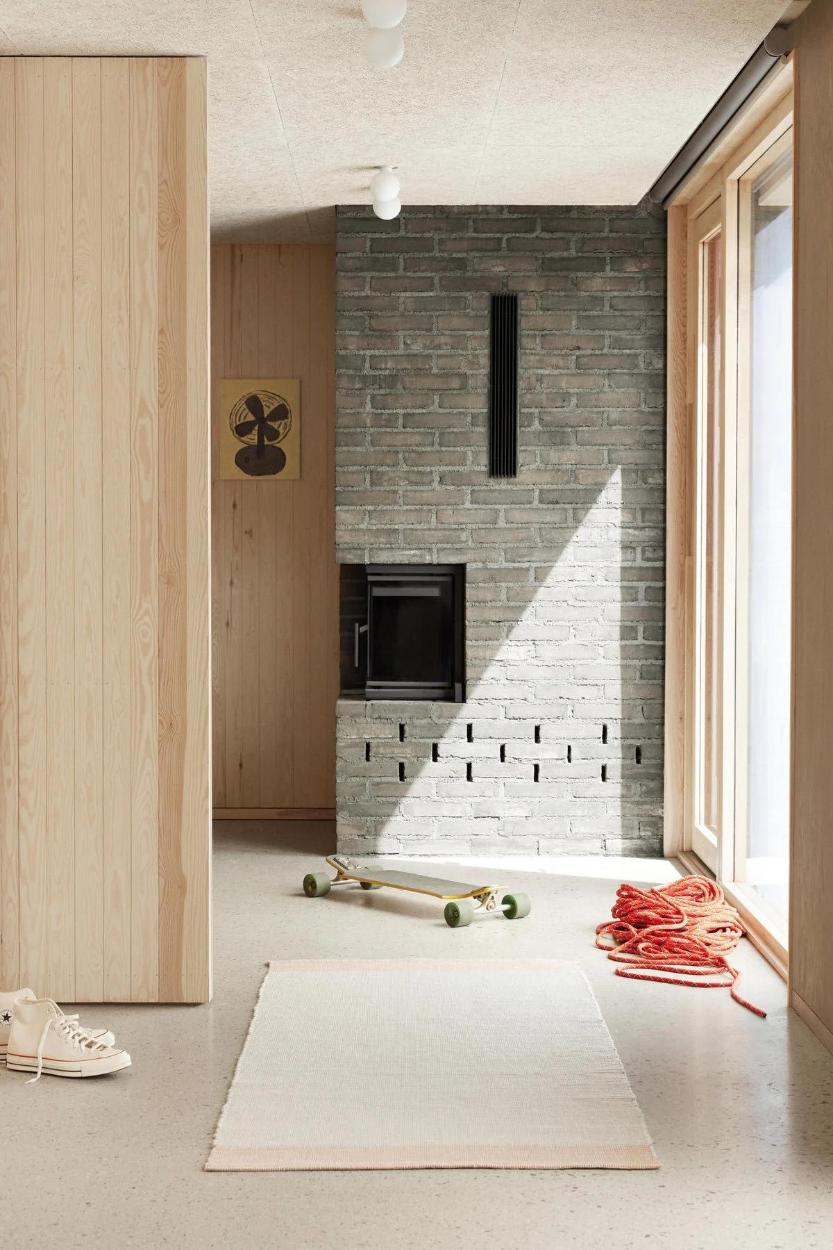 1200x_Spool_runner_grey-green_hallway_Northern_Ph_Sara-Spilling_highres.jpg