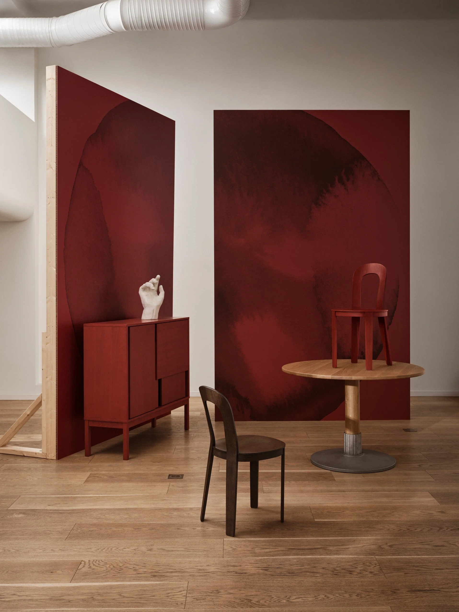 PressImage_News2026_LayerSideboard_TockTable_OliviaChair.jpg