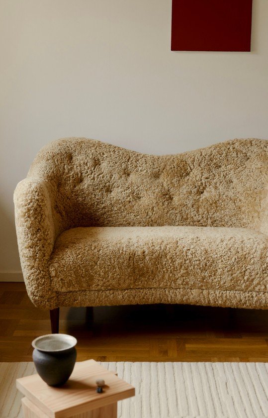 46 Sofa_Sheepskin Honey_01.jpg