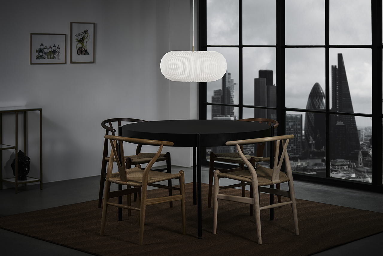 LeKlint195_Donut_pendant_lifestyle5.png