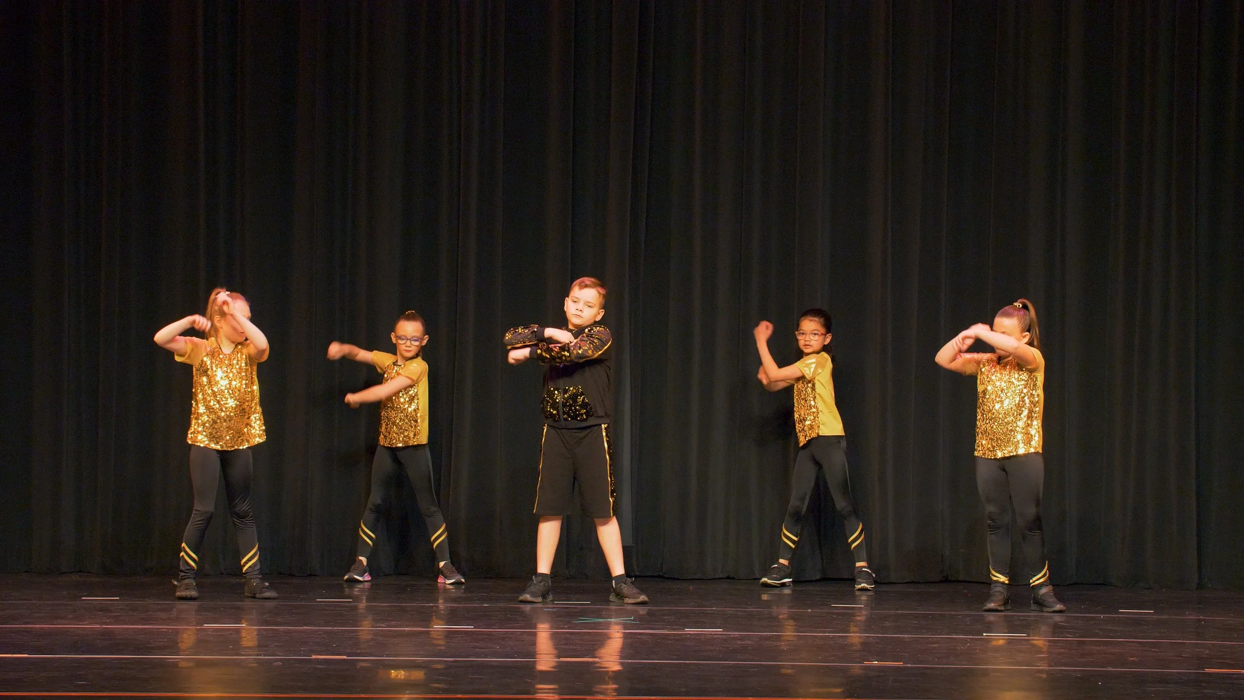 Dance Workshop - Show 01 Stills_022.jpg