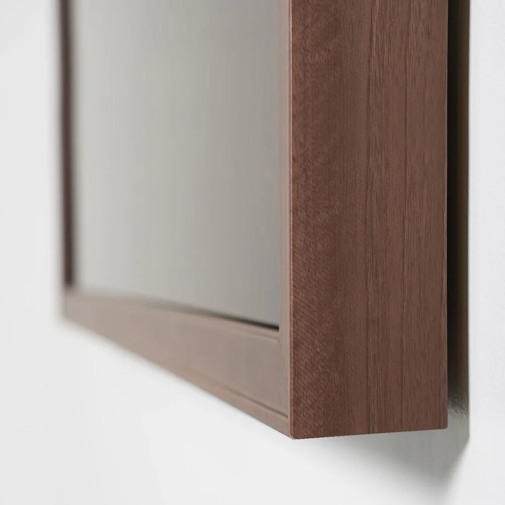Copy of Copy of Copy of Copy of Leon-Studio-Frame-Sony-BRAVIA-XR-Walnut-Detail.jpg