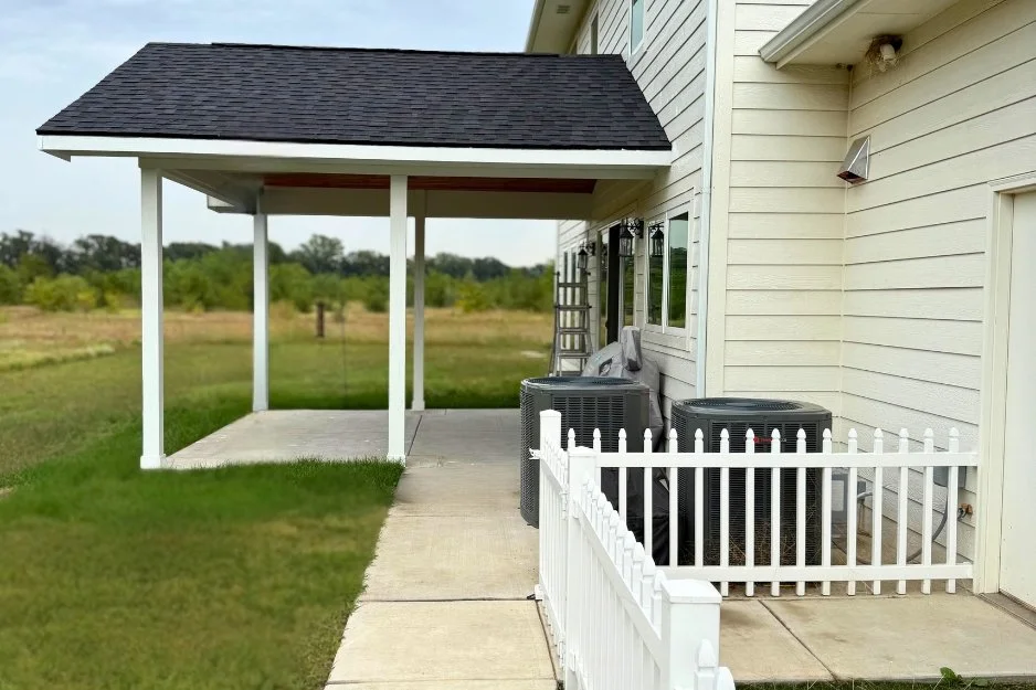 Indoor-Outdoor Living Trends for Kansas Homes (2025–2026 Renovation Guide)
