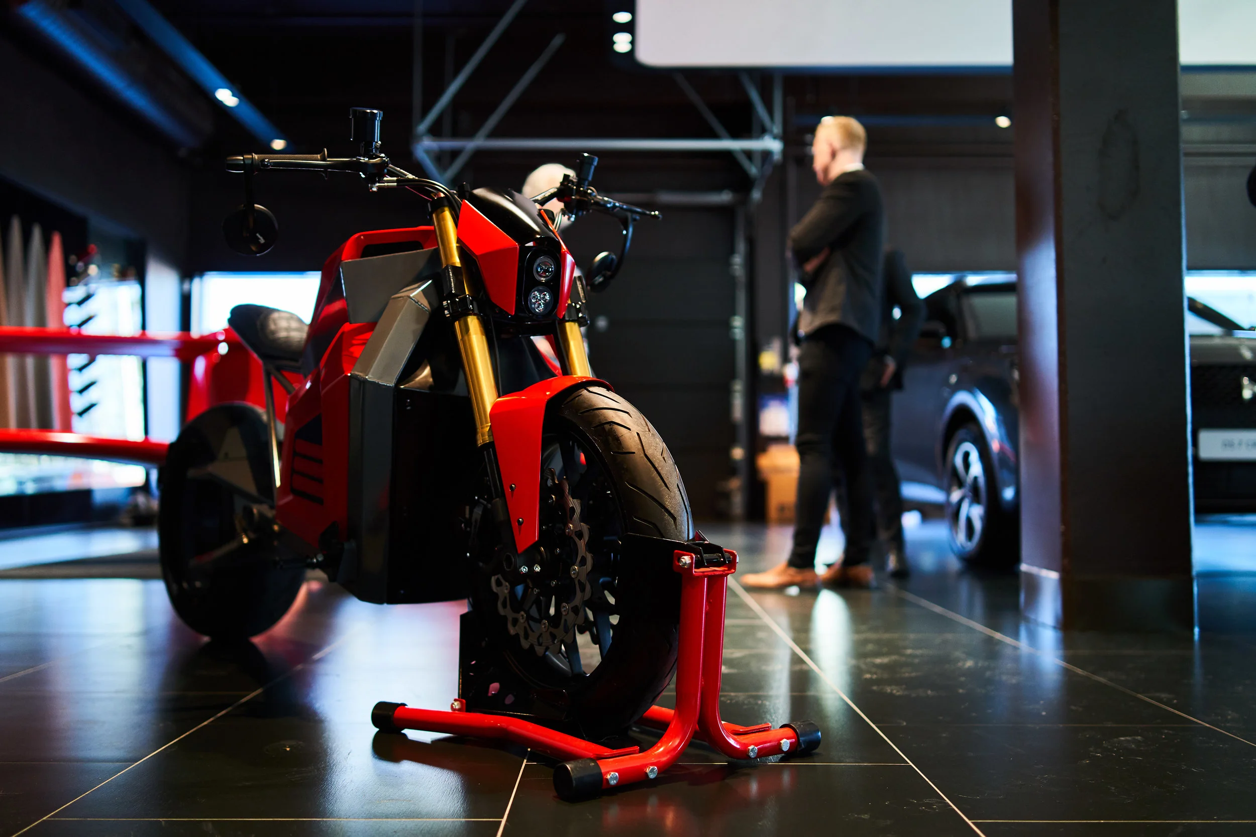 The E2 prototype was showcased at DS Store in Vantaa, Finland.