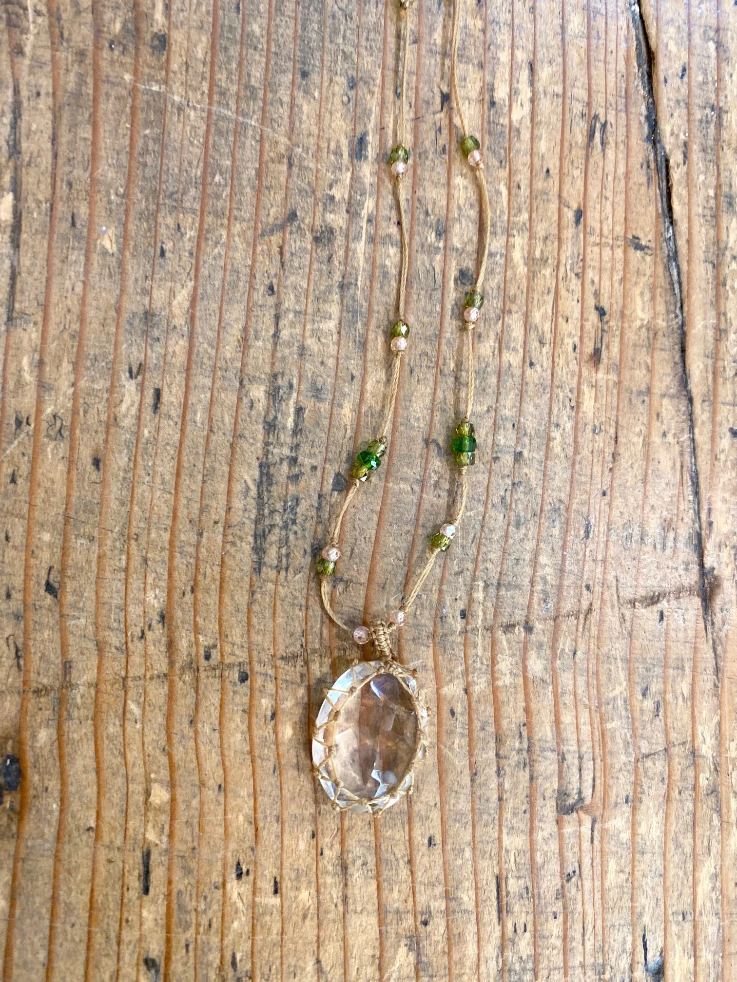 Sharing - Crystal quartz - long necklace