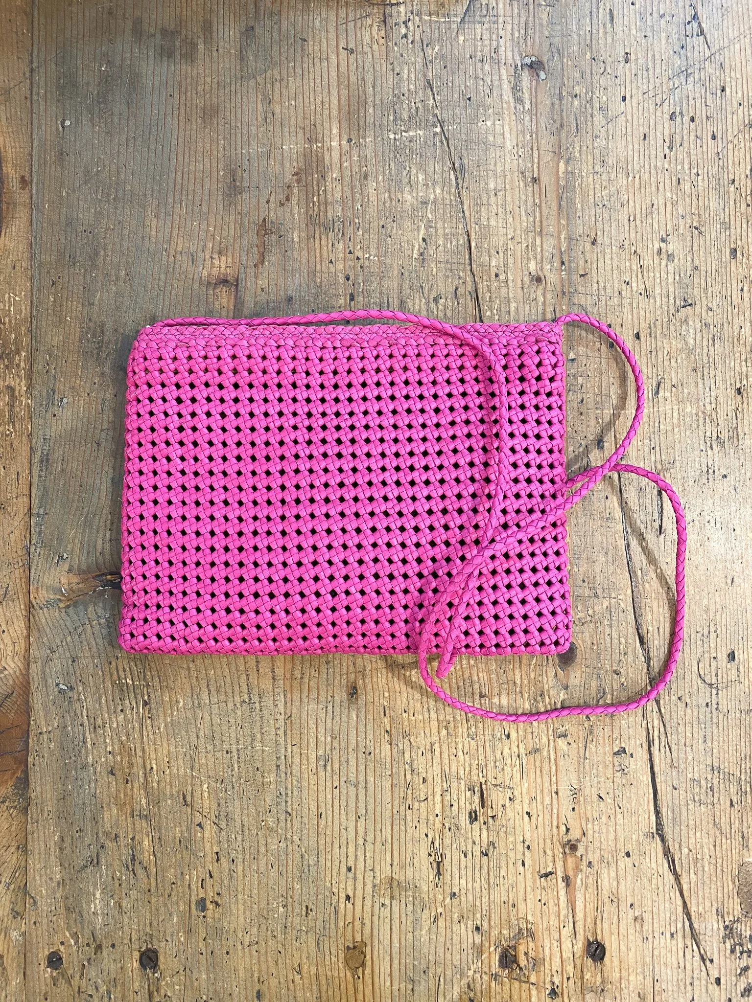 Dragon Diffusion - Flower weave shoulder bag - fuxia