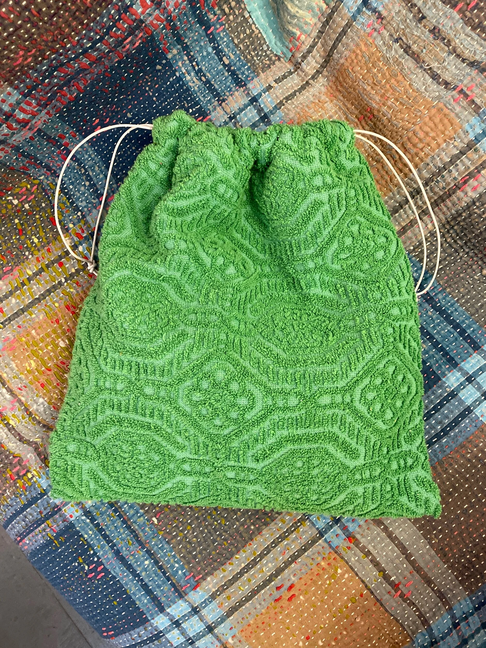 302195E9-29A3-43C0-9A9B-D6889D6BA3BF