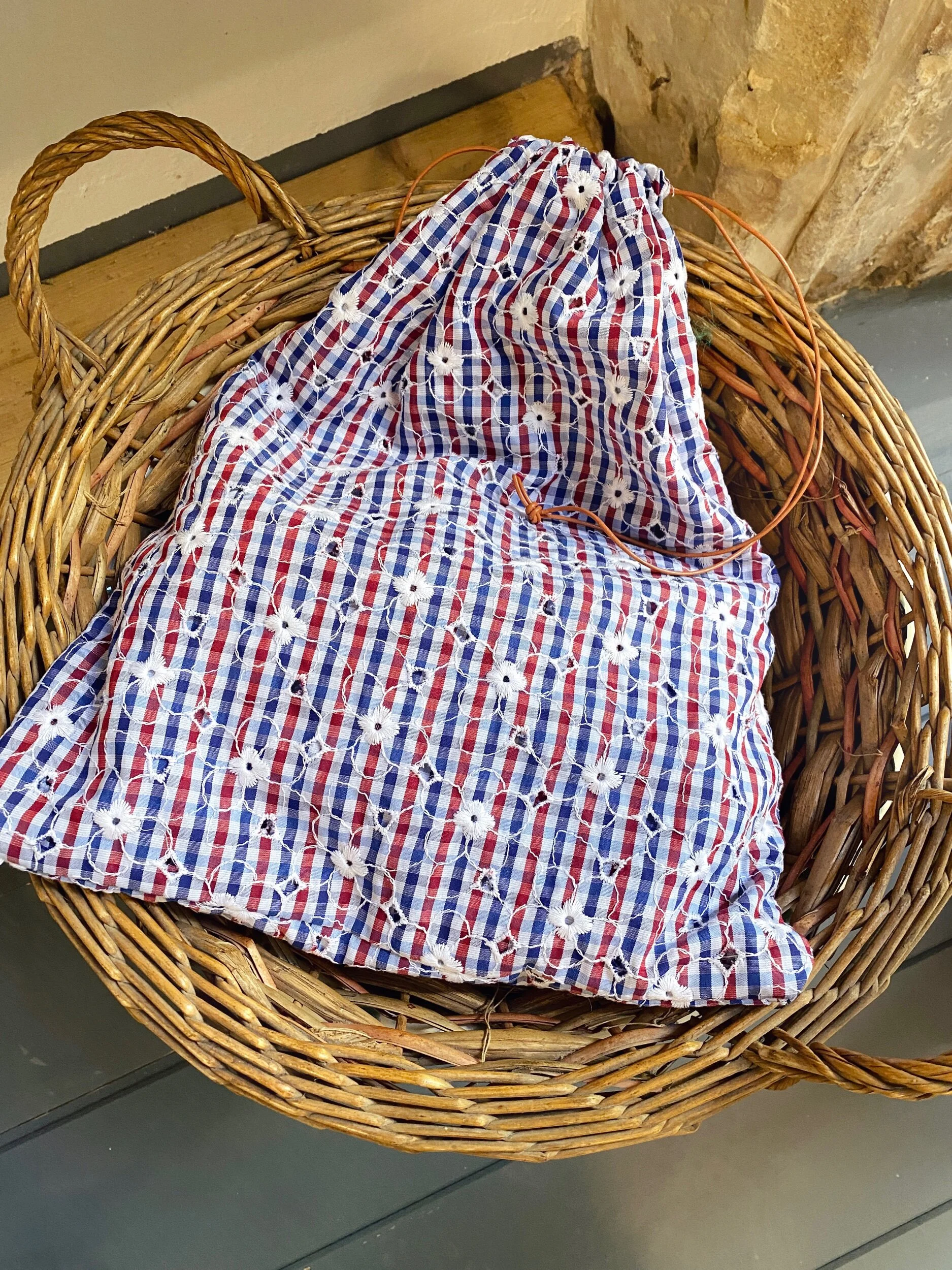 9E58F850-2A41-4473-A784-5F3ECEA70794