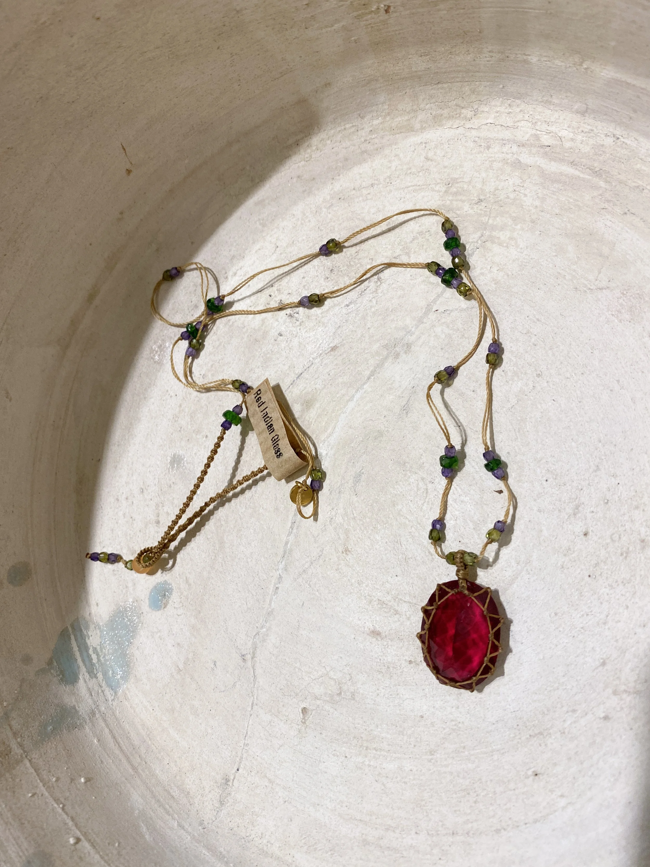 Sharing - Short necklace - Vintage red glass