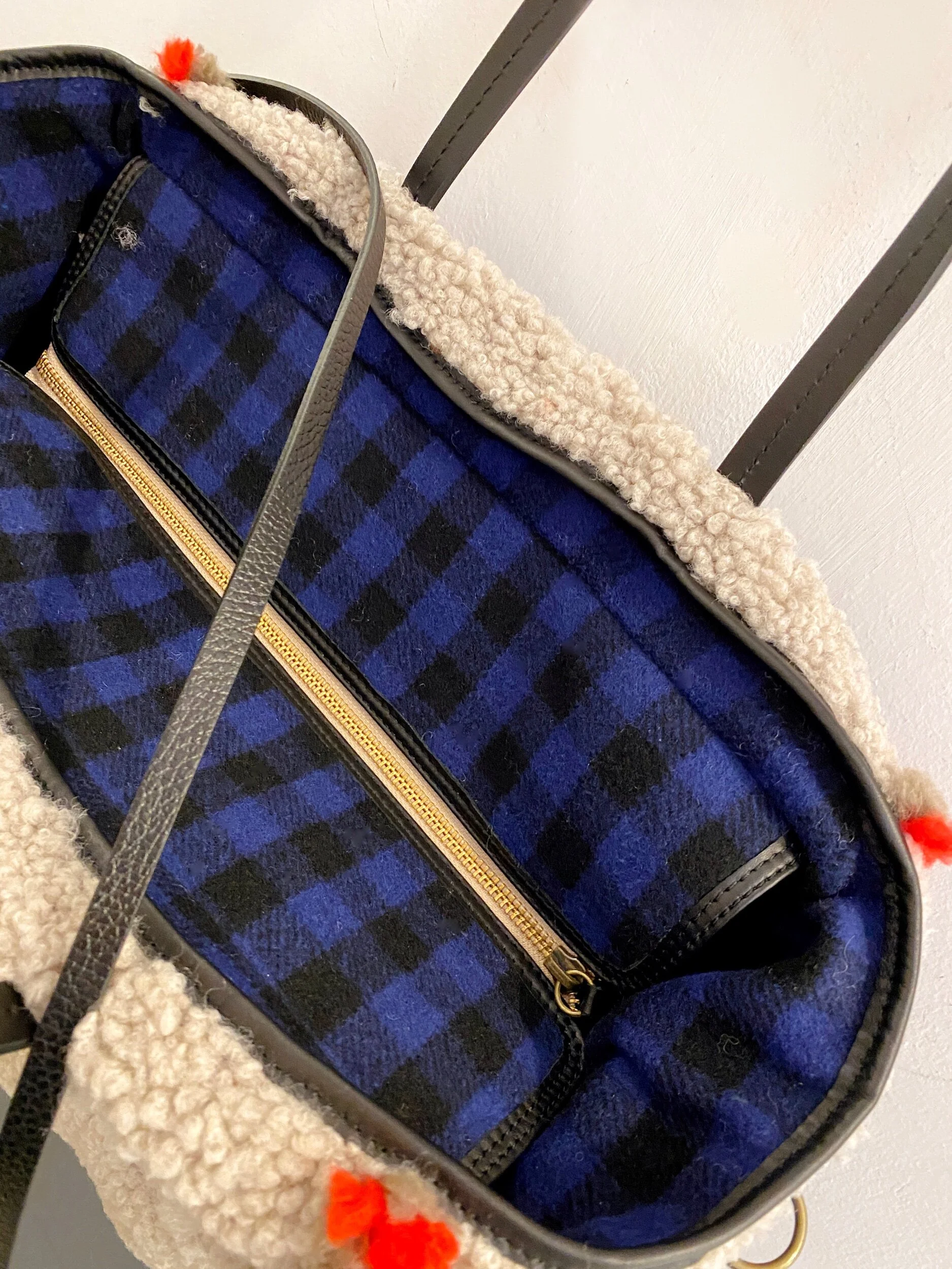 AEF6742F-624D-4117-A373-1142C5A353B2