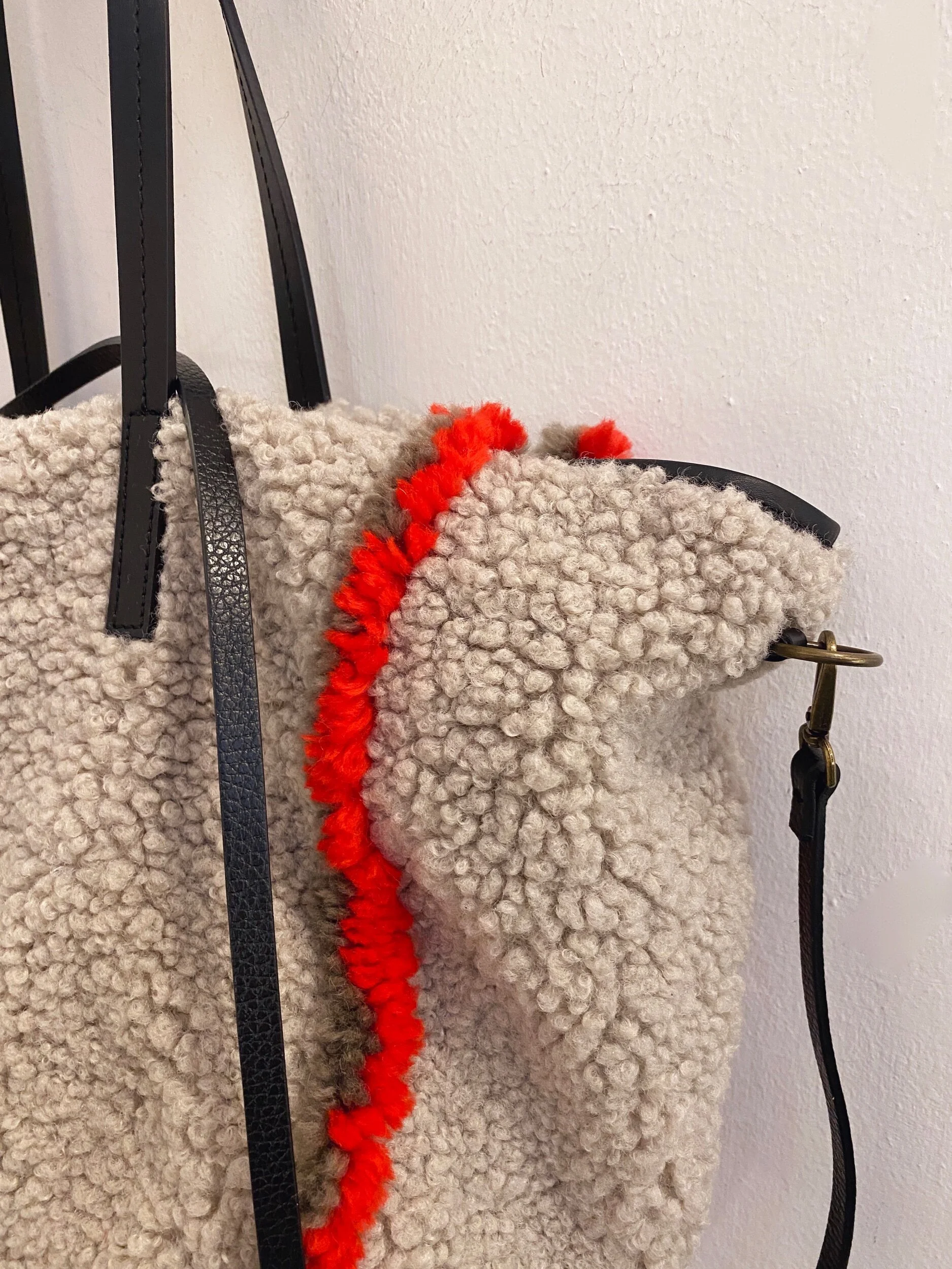 015642E1-F591-46AA-807F-F6C57C2069D7