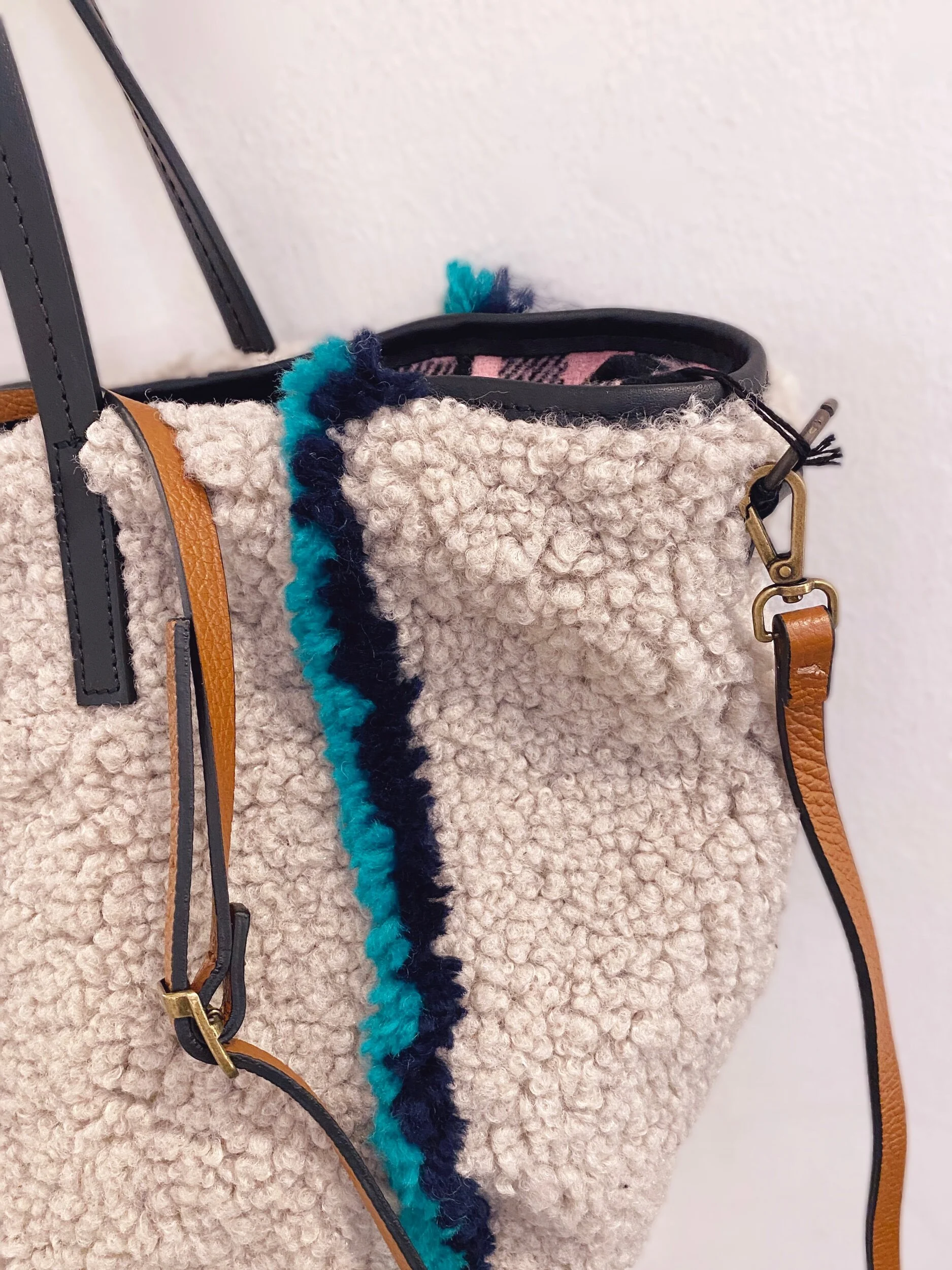 6ED14FD5-24A6-470D-AD72-5725F6F82AA3