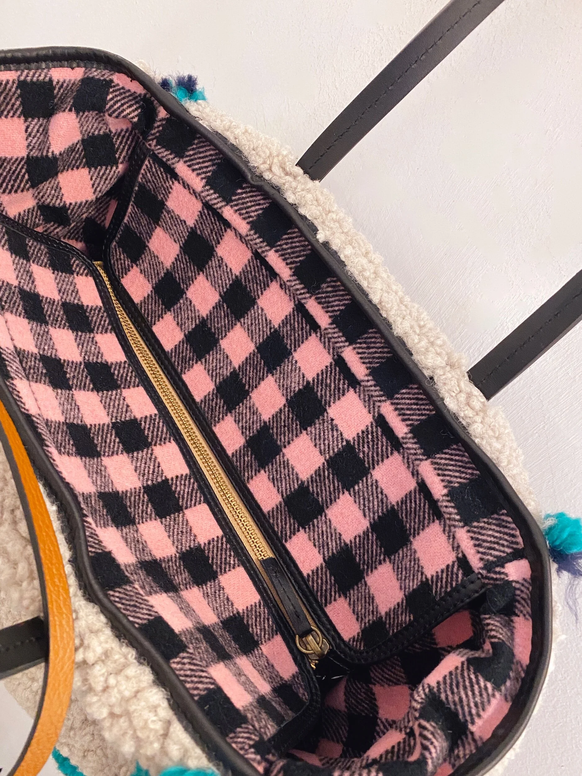 0F63F642-0227-47EC-B972-1C5A4FBEAEBB