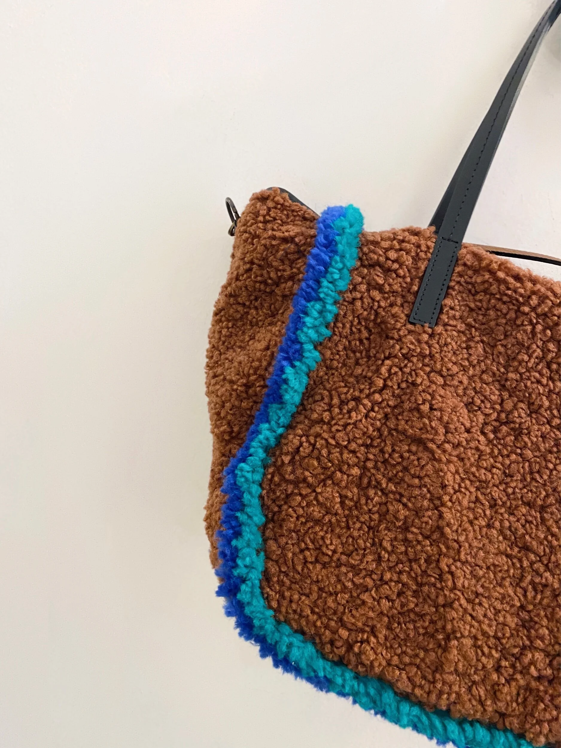 C6FC2985-7282-484E-B676-4FBA18C92F61