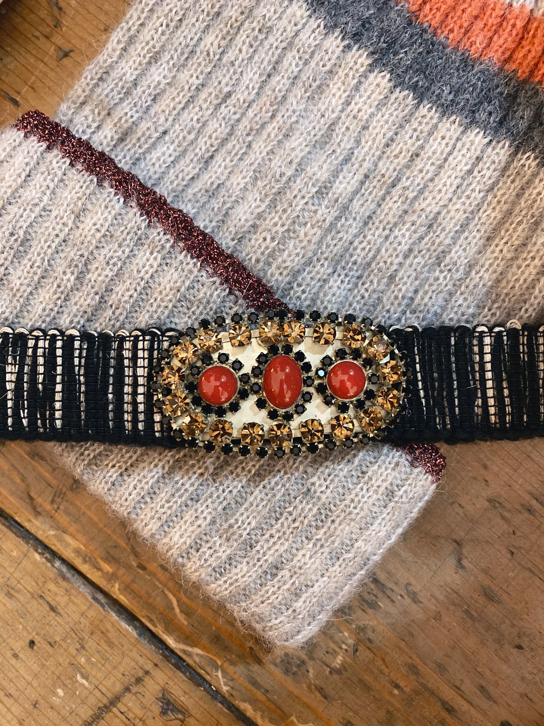Elastic belt with crystals - rust/gold/black