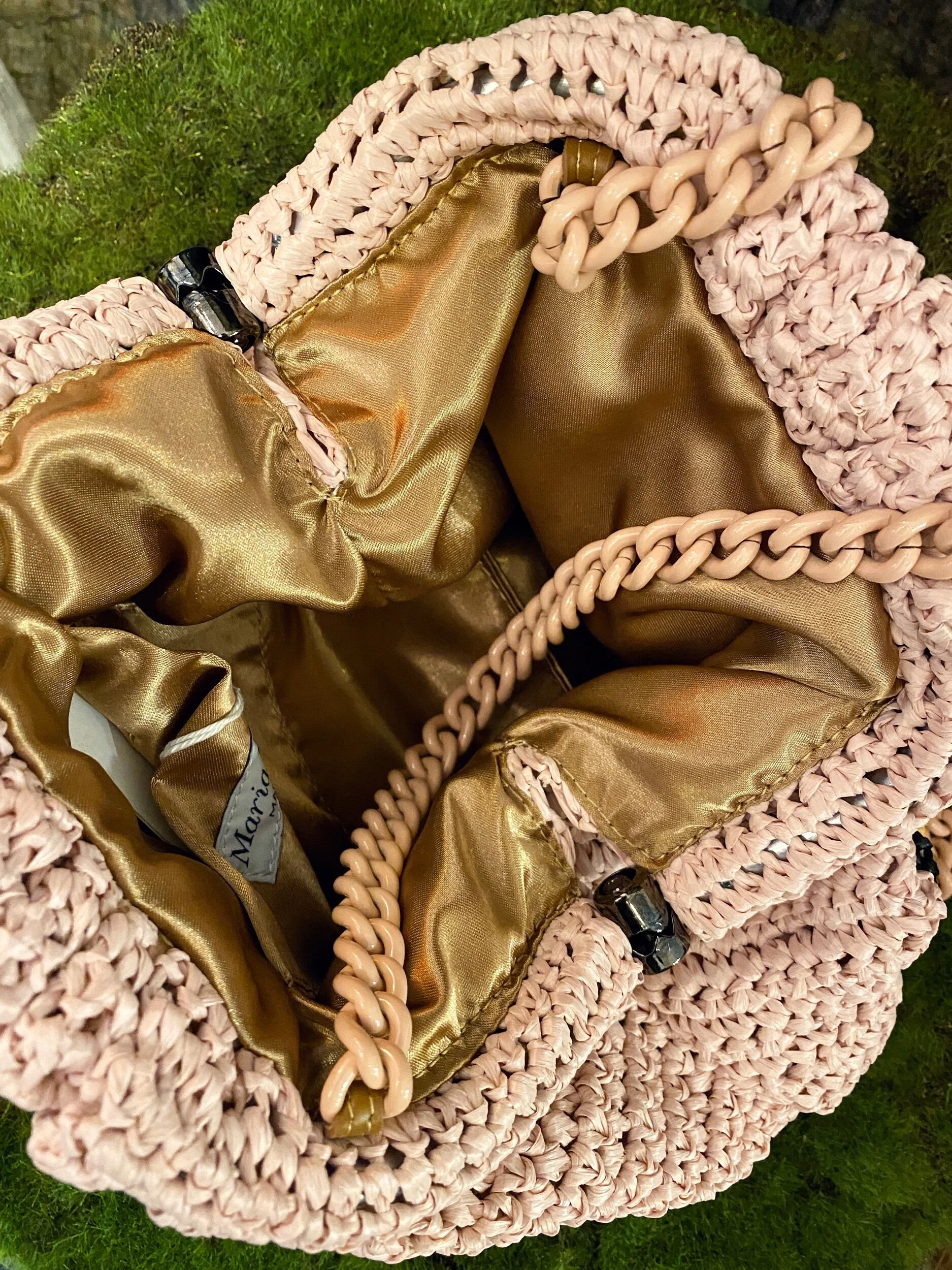 9B820C28-60A9-4B3A-97C3-928C4B90D2DB