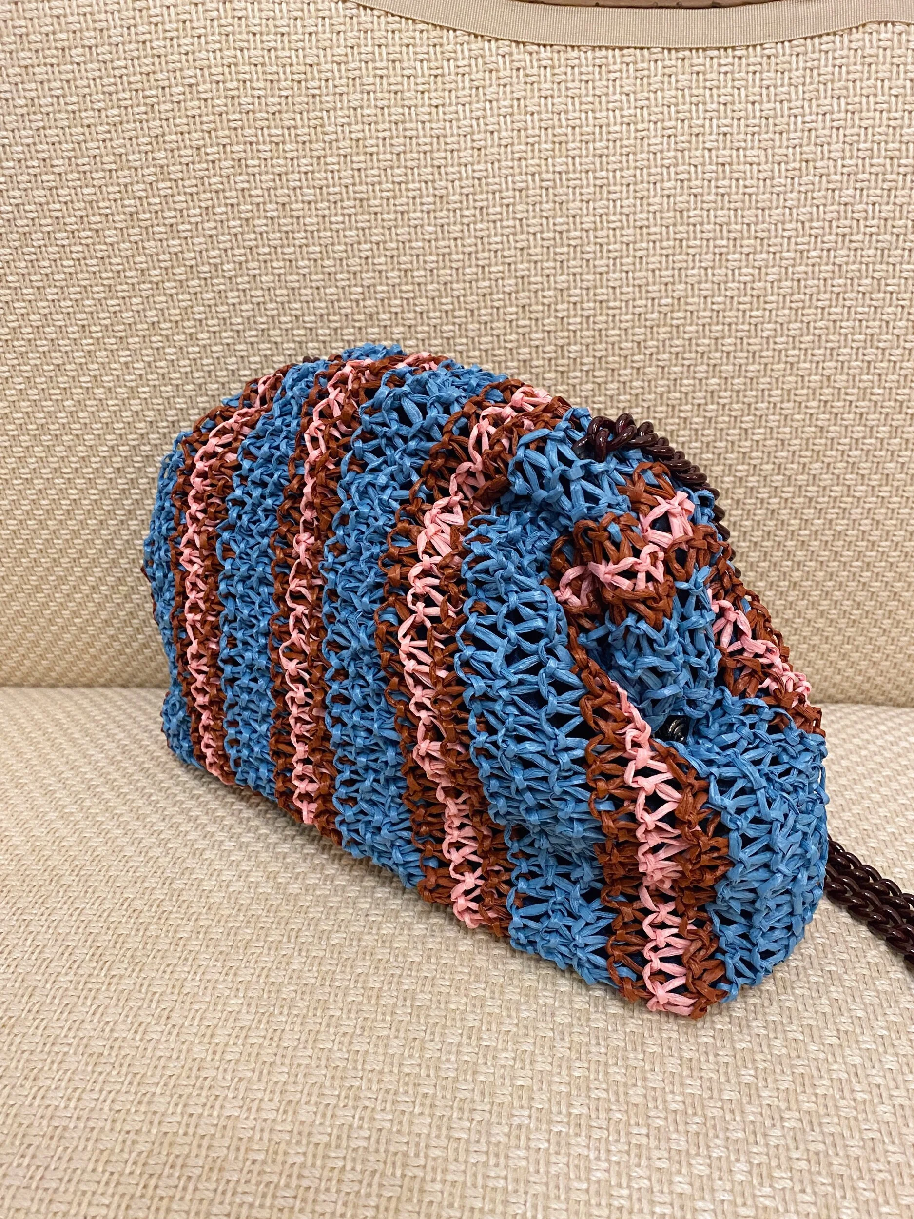 BE5092AB-2896-434F-BFC1-7FB1A6A33F28