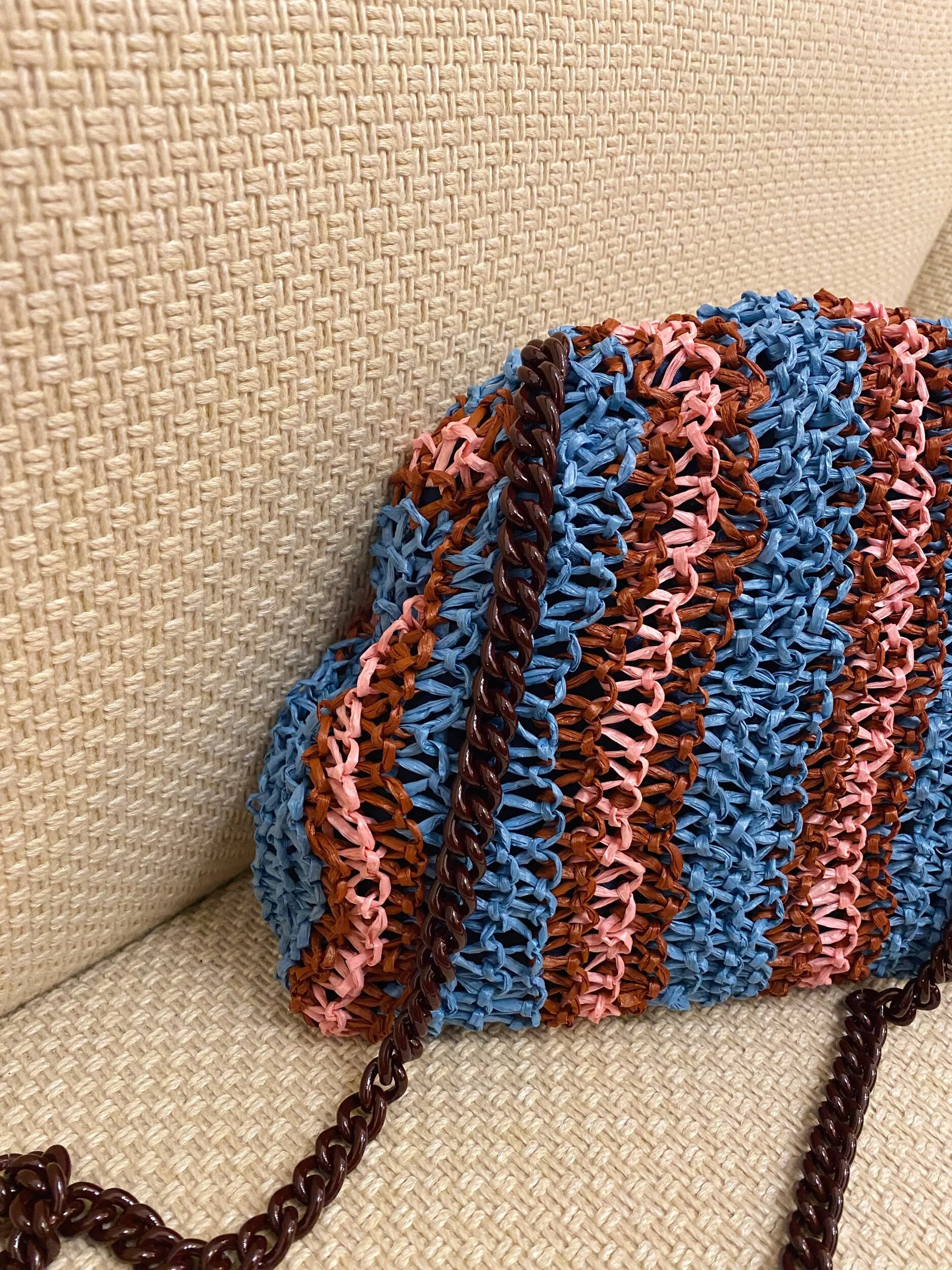 A80BD271-4AC9-4AFB-8E4C-49646B5FF7CA