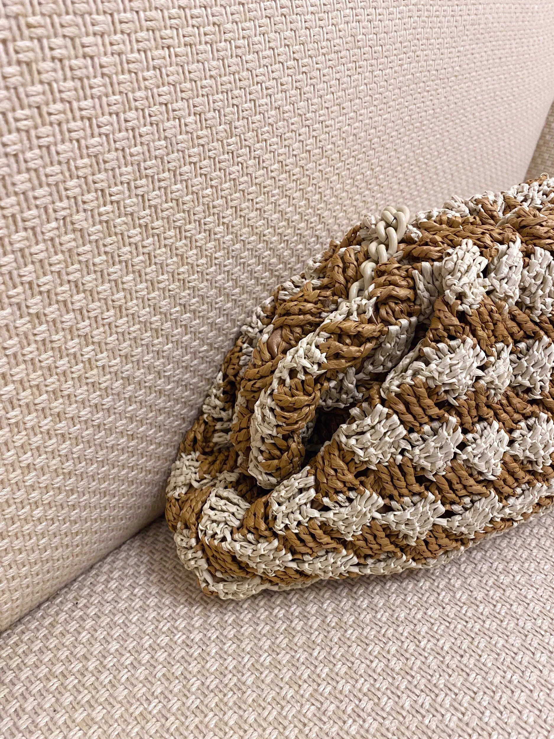 B337C64B-5F64-4430-812F-FEFE8D5512CF