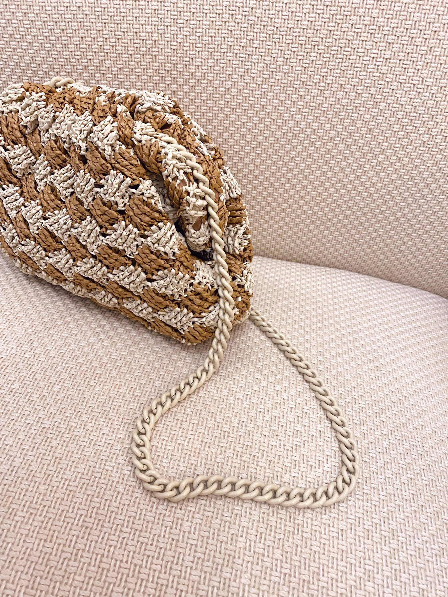 9DC48737-B6D4-410C-A3D6-96520186F515