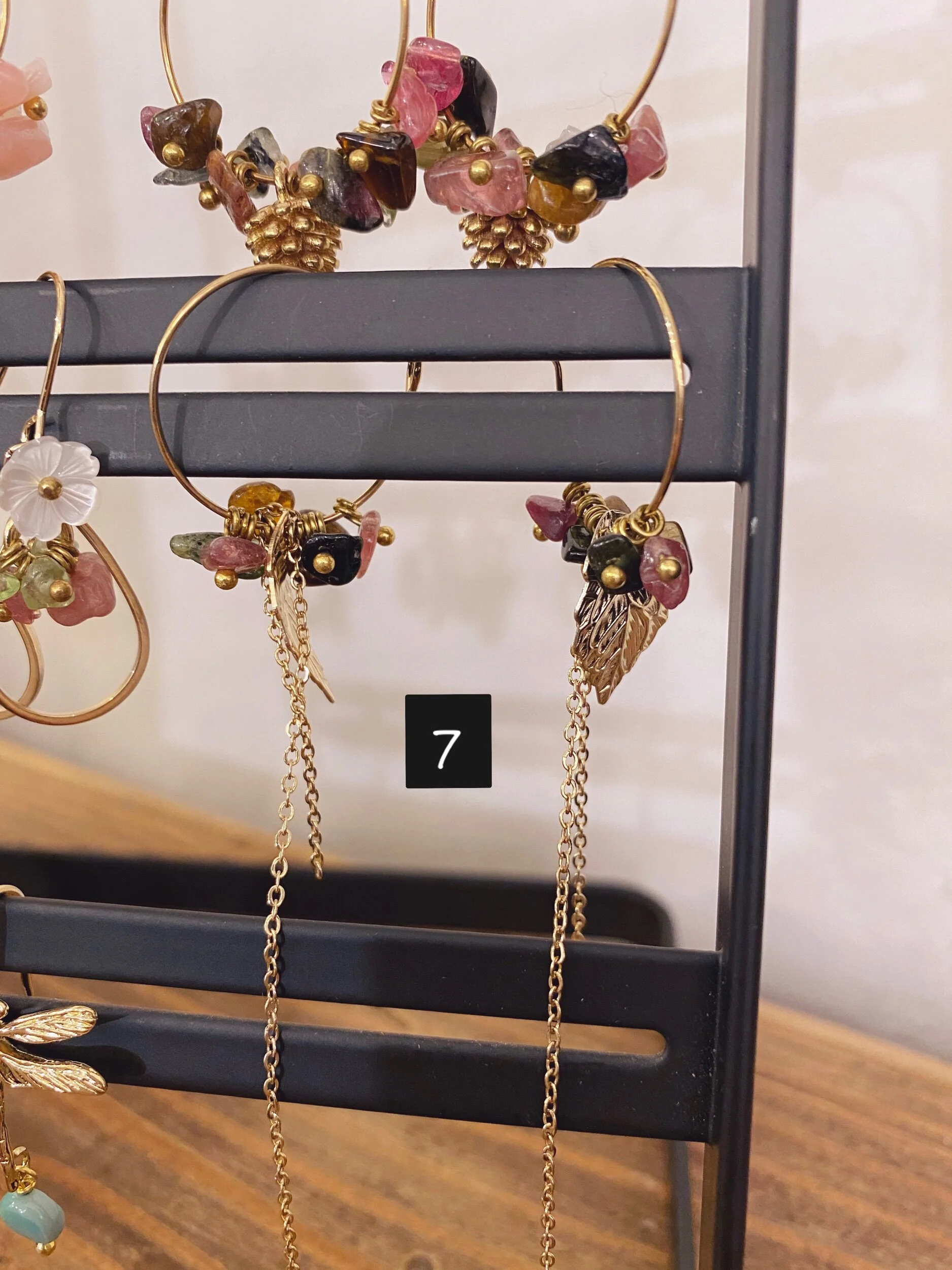 5CA89562-00AA-43D1-B8F1-7A9ADE7BE613