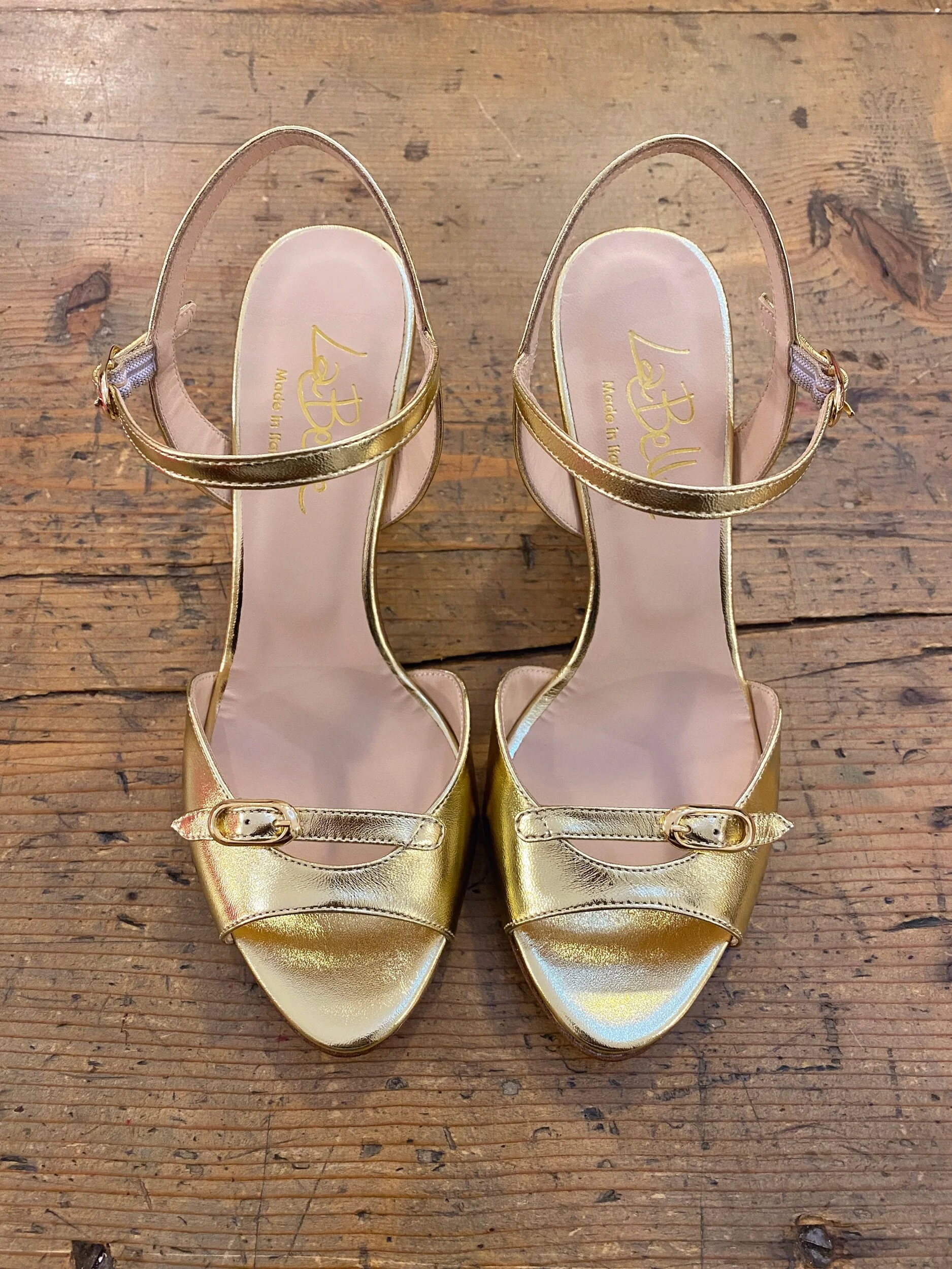 CF3828F2-FE14-4E21-AA4E-F6DB33A687DD