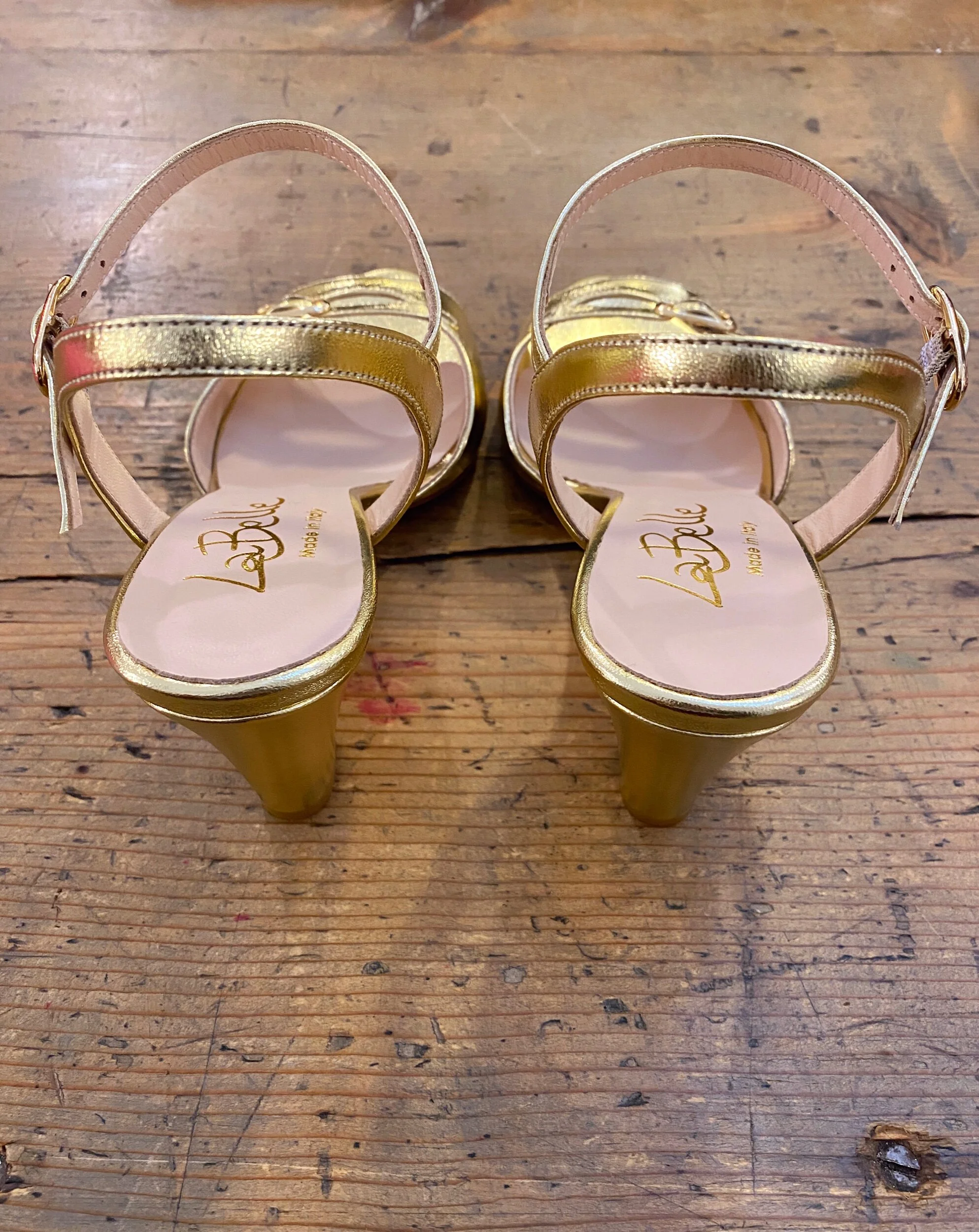 9AEE0053-F588-4563-97DD-A5075F613EBF