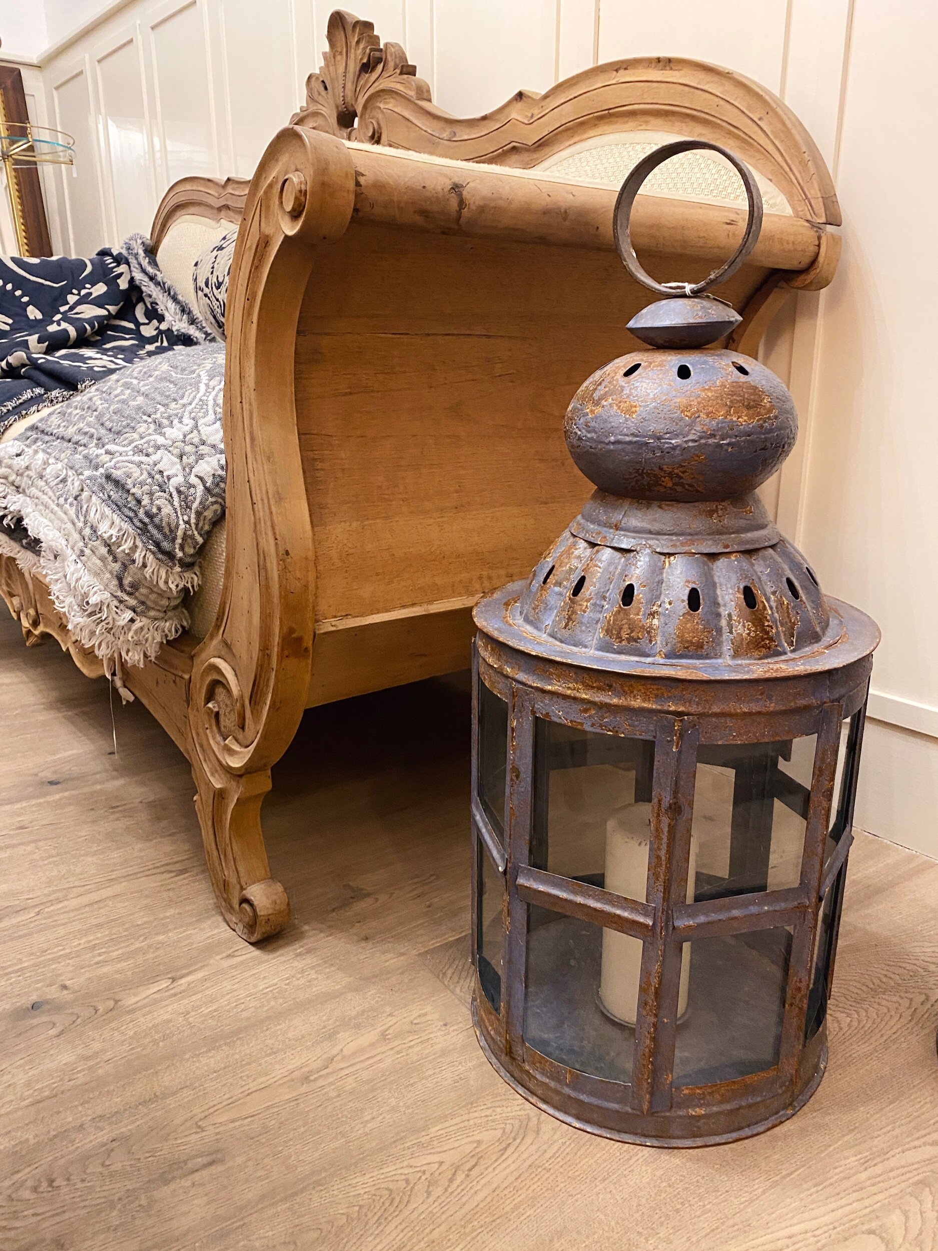 68173774-4888-486D-B3E2-72A70679DC7C