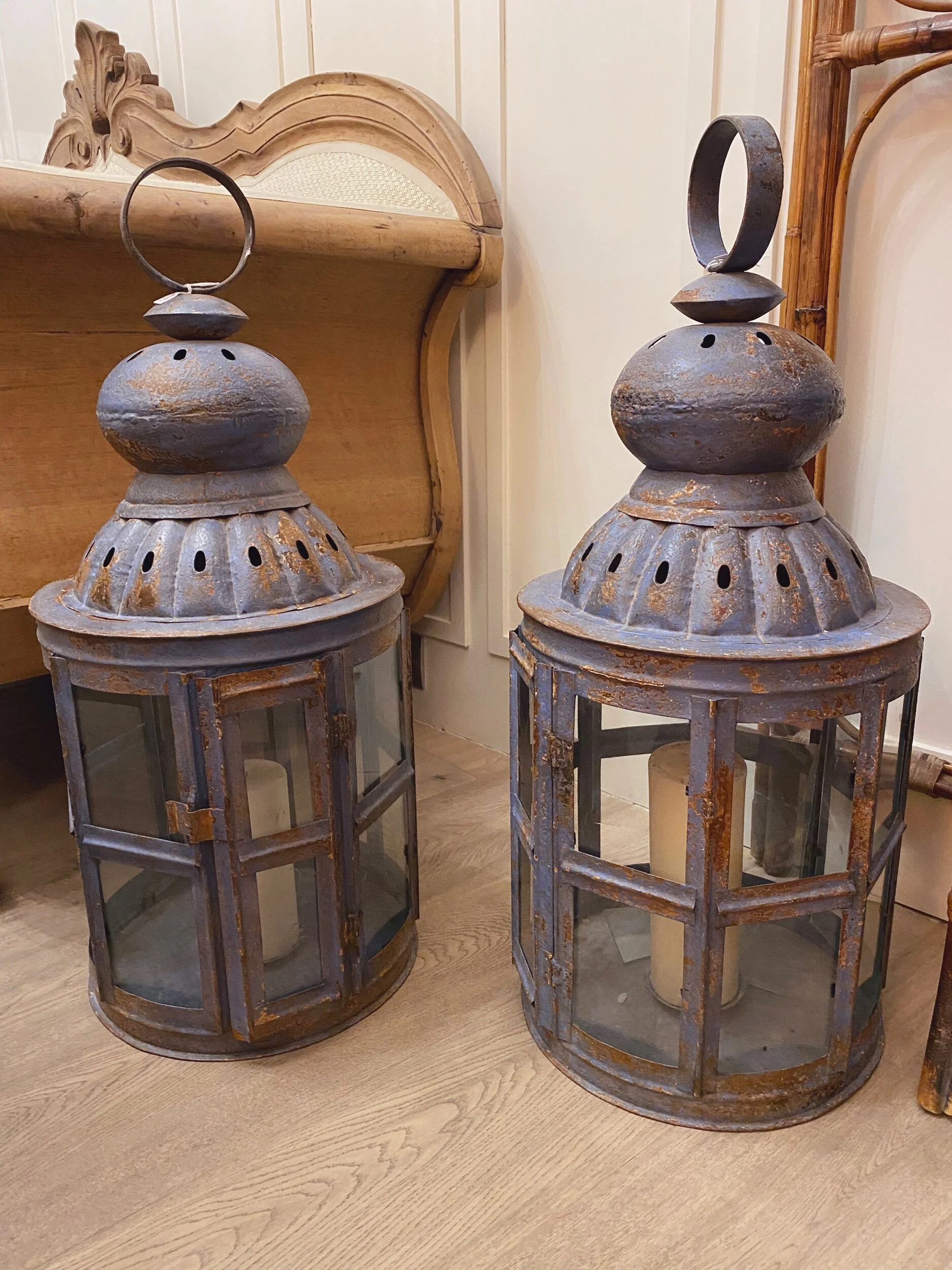Antique lanterns in wrought iron and glass - set of two