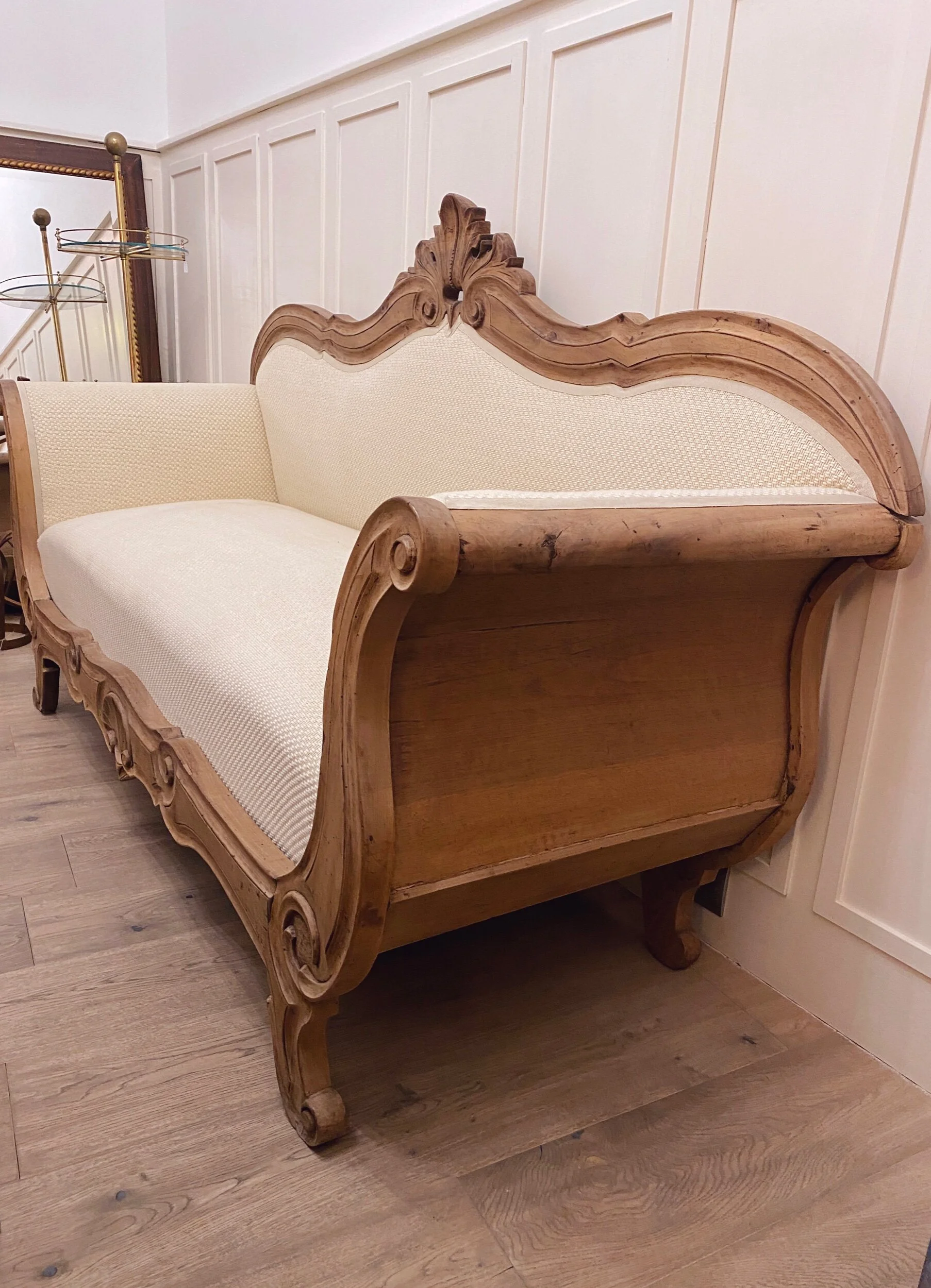 909D1AB7-962E-4A0B-9CD0-C00034696070