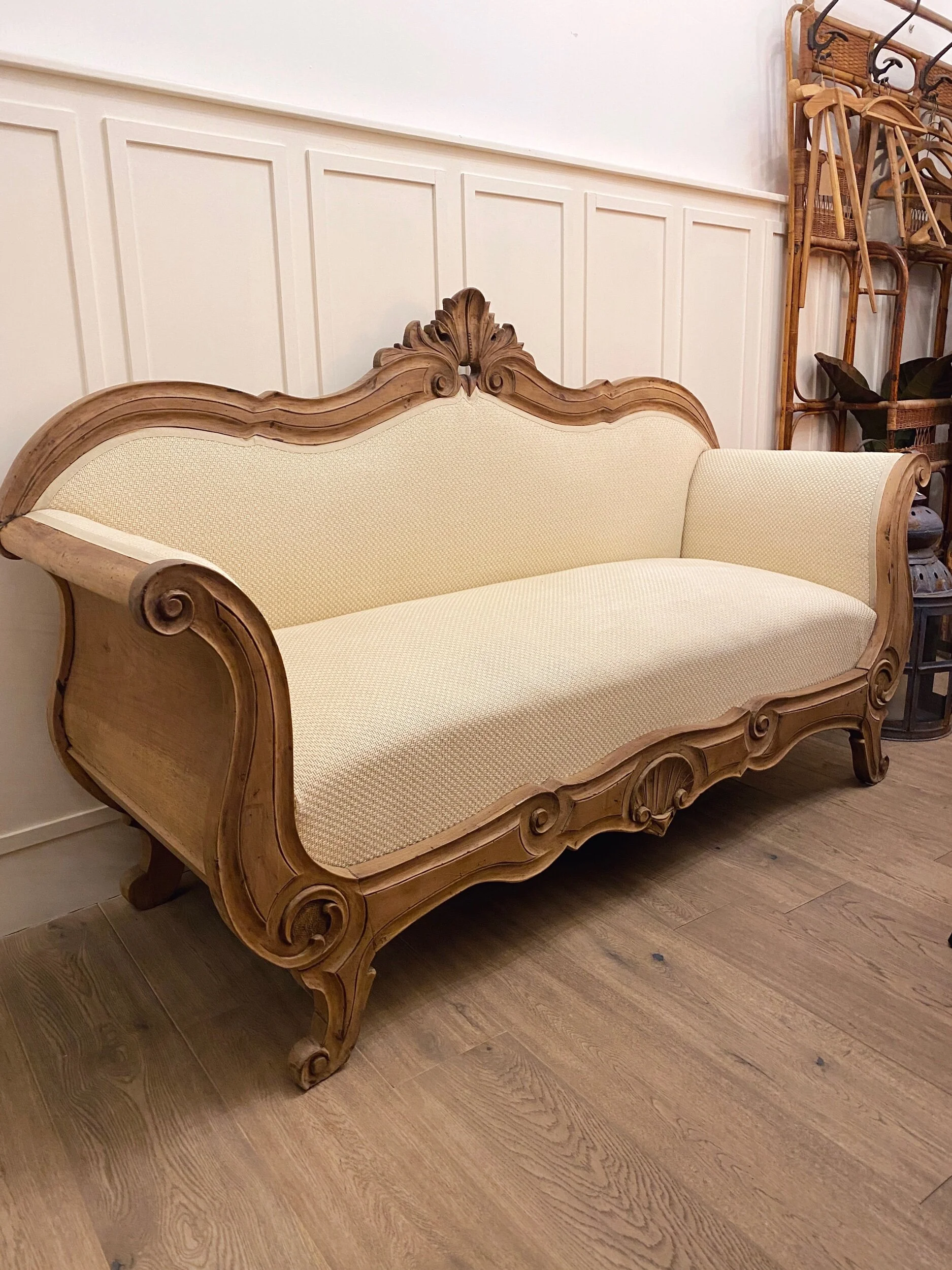 Antique Sofa - natural/ivory