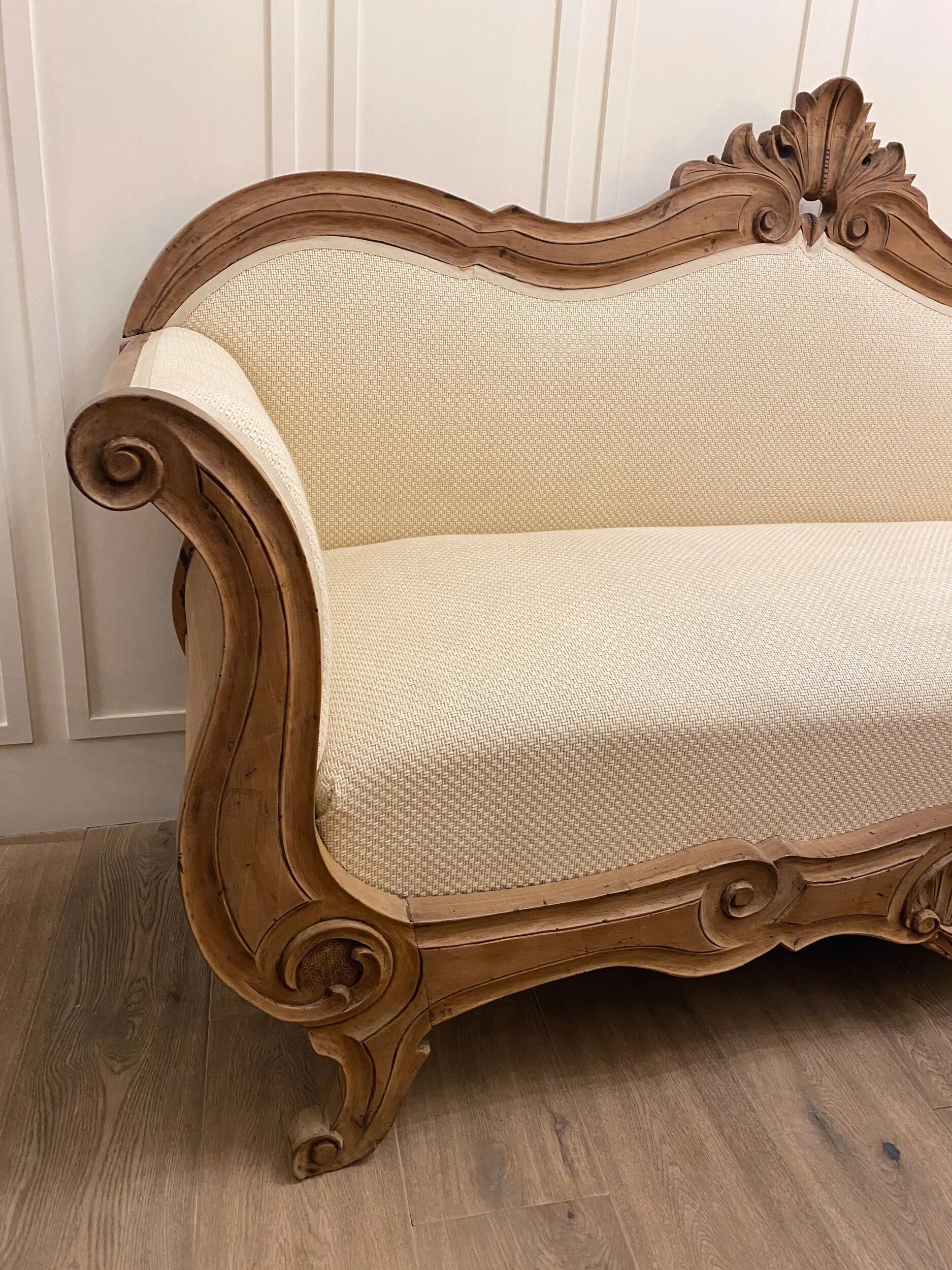 0660D572-433F-40A9-AB03-DD0F1A6641E5