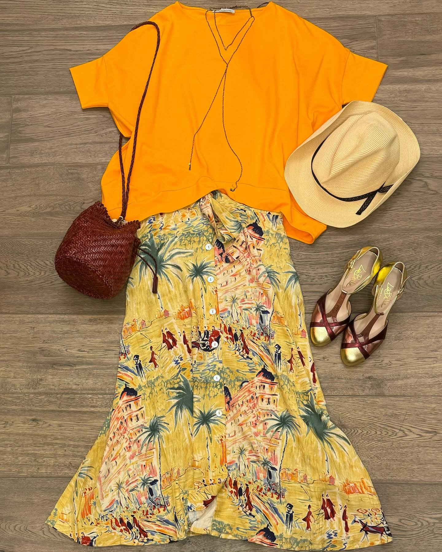 Weekend spring outfit ispiration!
Come to check our special outfit for summer ☀️
Also online in our website (link in bio)
.
.
.
#vicodeibolognesi #vicodeibolognesidaily #vicodeibolognesioutfit #vicodeibolognesifamily #outfit #outfitoftheday #outfitin