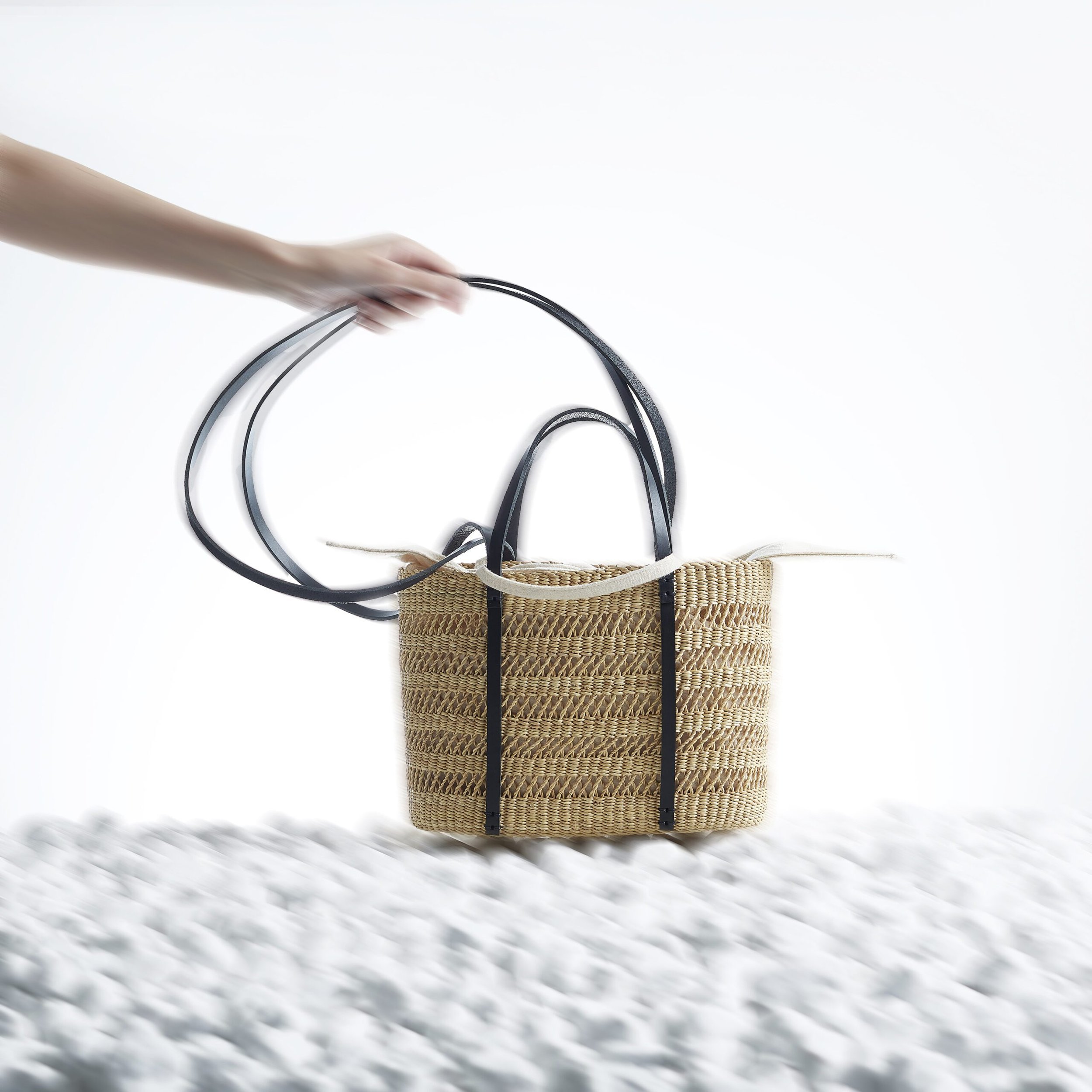 Muun - Andrea Bag - Natural:Black:Black-front.jpeg
