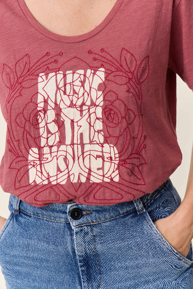 Leon & Harper - Tizia -Chili - T-Shirt-detail.PNG