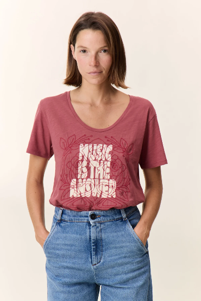 Leon & Harper - Tizia -Chili - T-Shirt-front1.PNG
